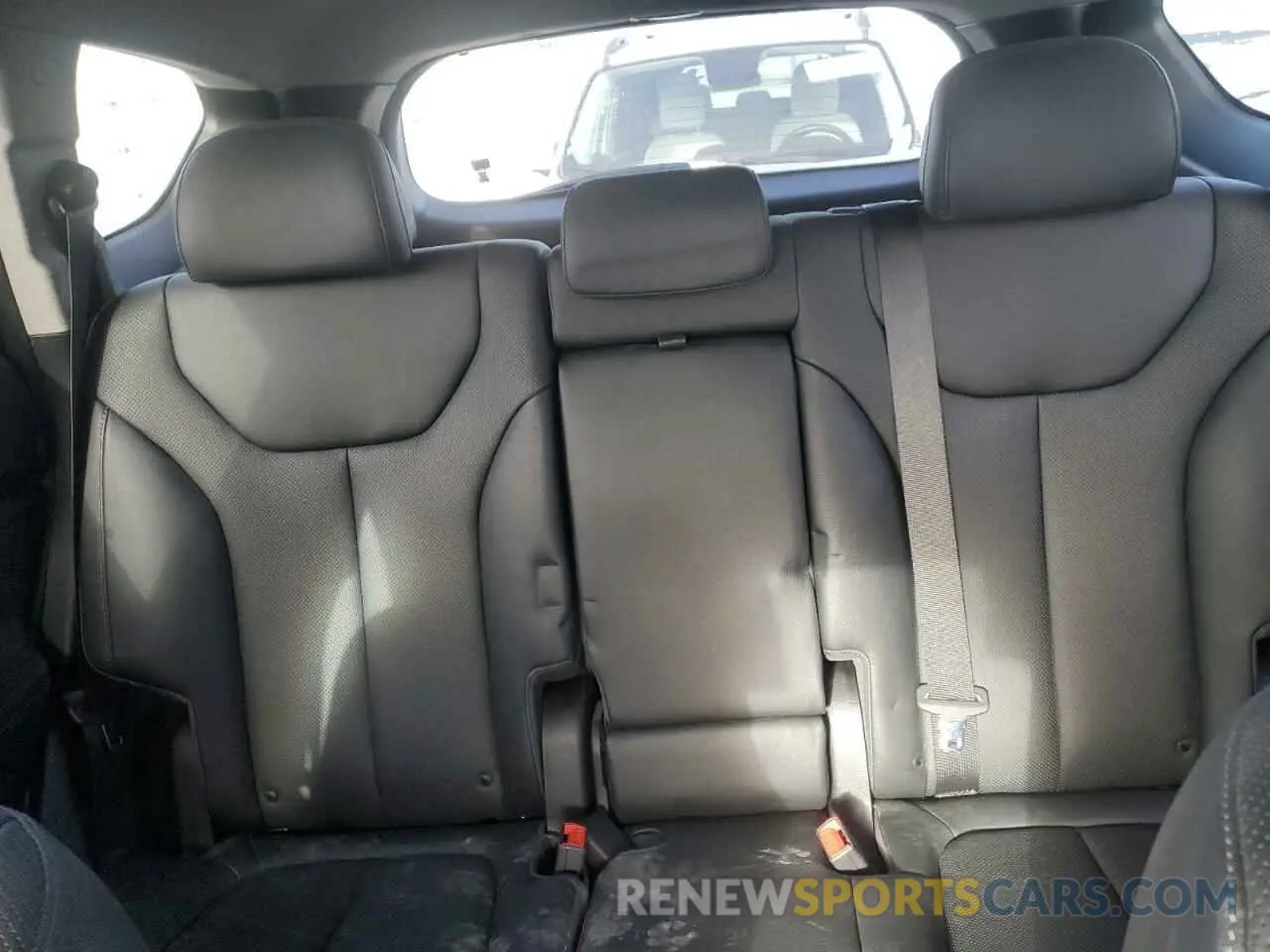 10 Photograph of a damaged car 5NMS5CAA2KH028243 HYUNDAI SANTA FE 2019