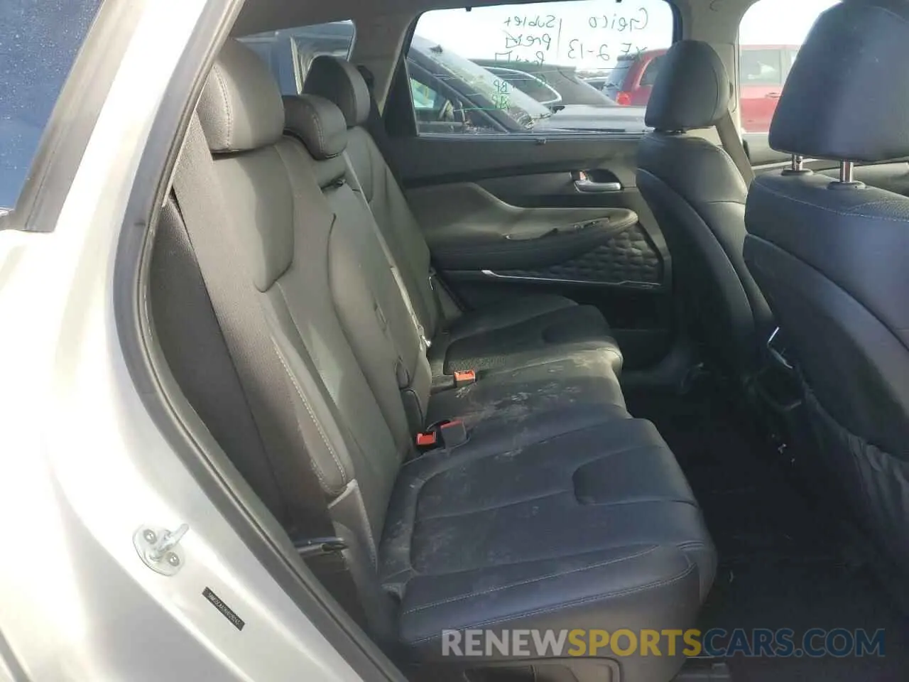 11 Photograph of a damaged car 5NMS5CAA2KH028243 HYUNDAI SANTA FE 2019