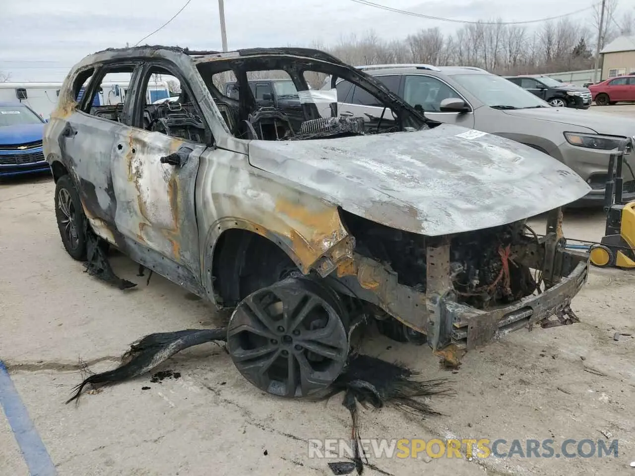 4 Photograph of a damaged car 5NMS5CAA2KH056303 HYUNDAI SANTA FE 2019