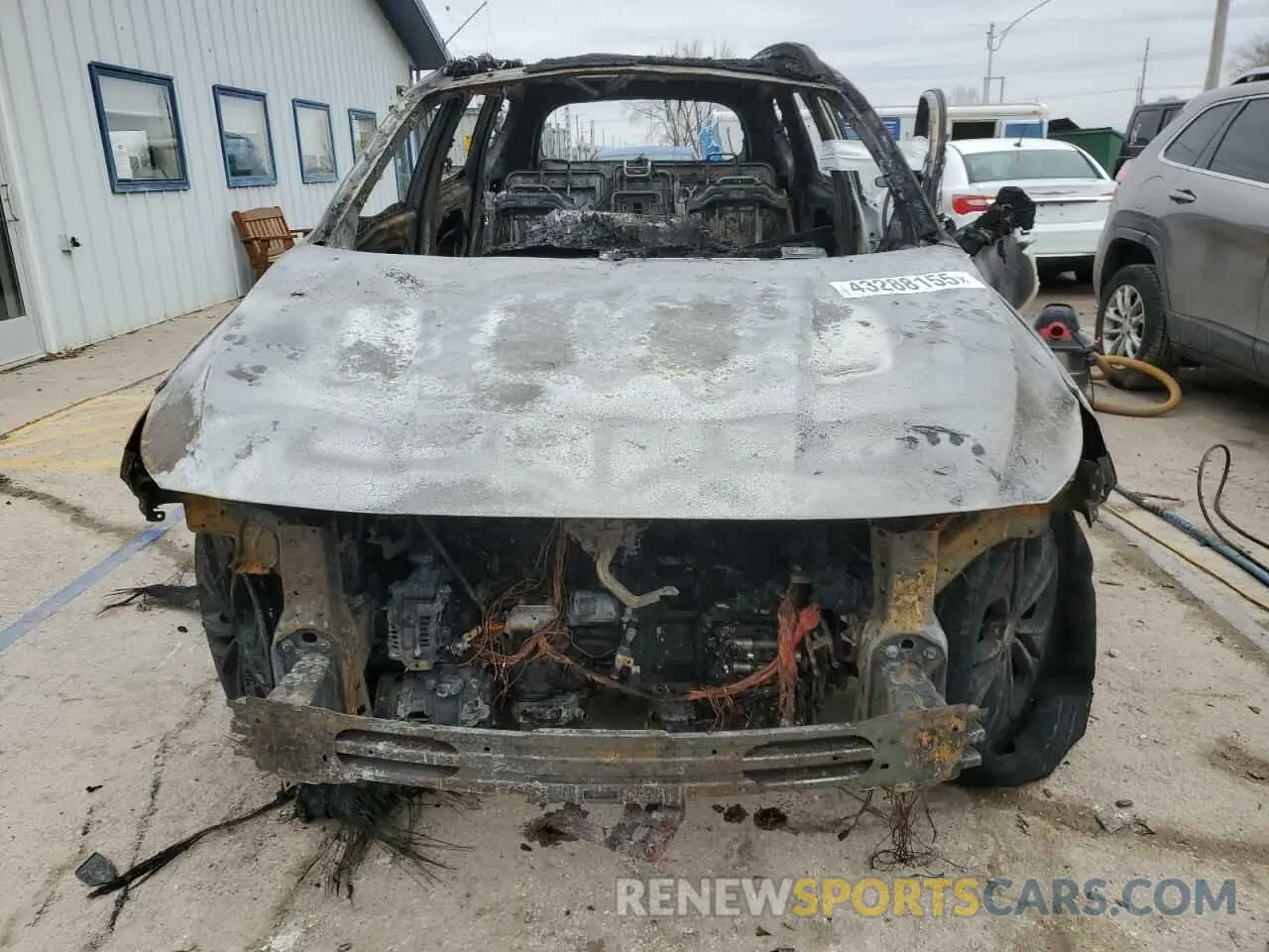5 Photograph of a damaged car 5NMS5CAA2KH056303 HYUNDAI SANTA FE 2019