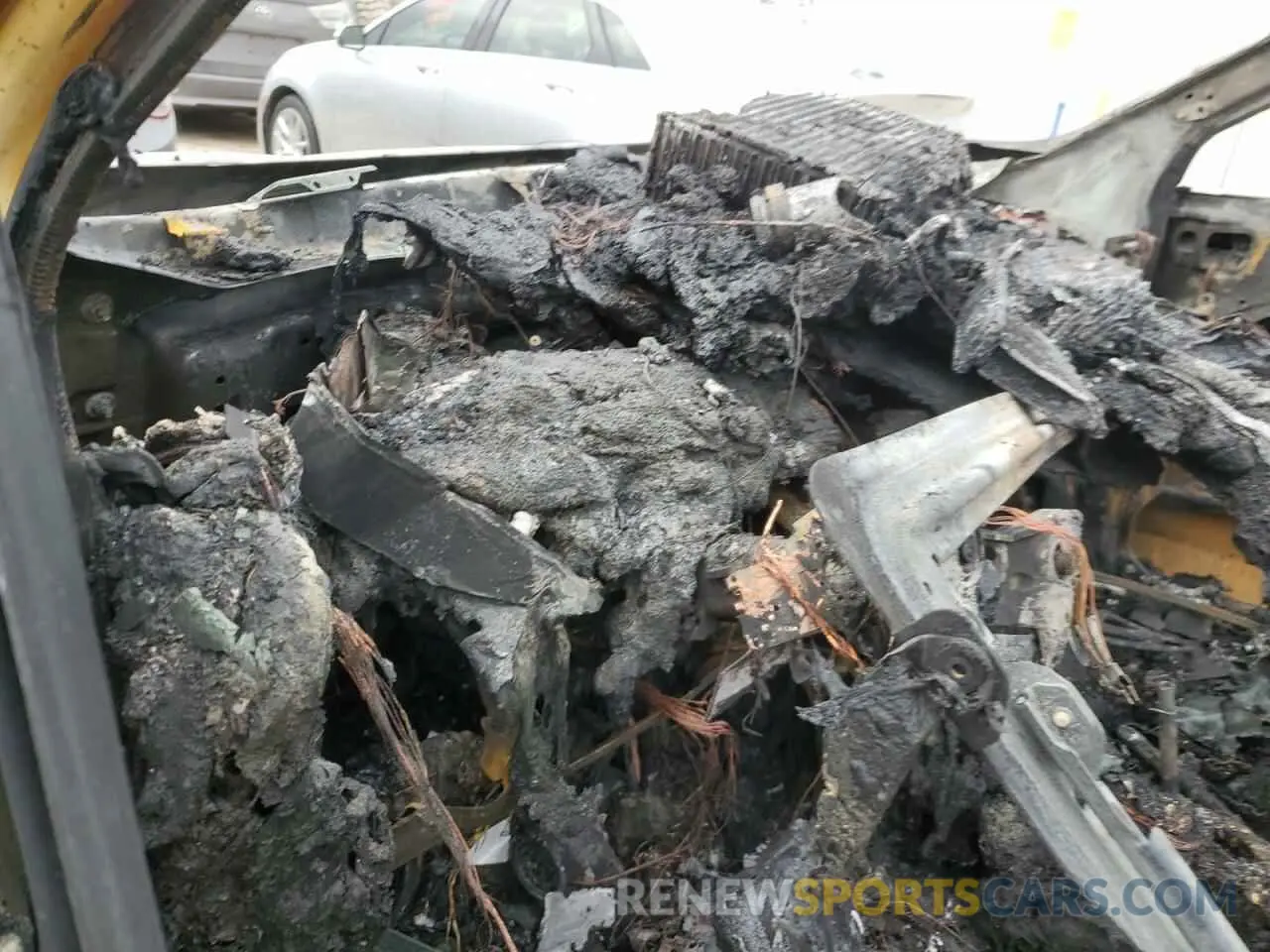 9 Photograph of a damaged car 5NMS5CAA2KH056303 HYUNDAI SANTA FE 2019