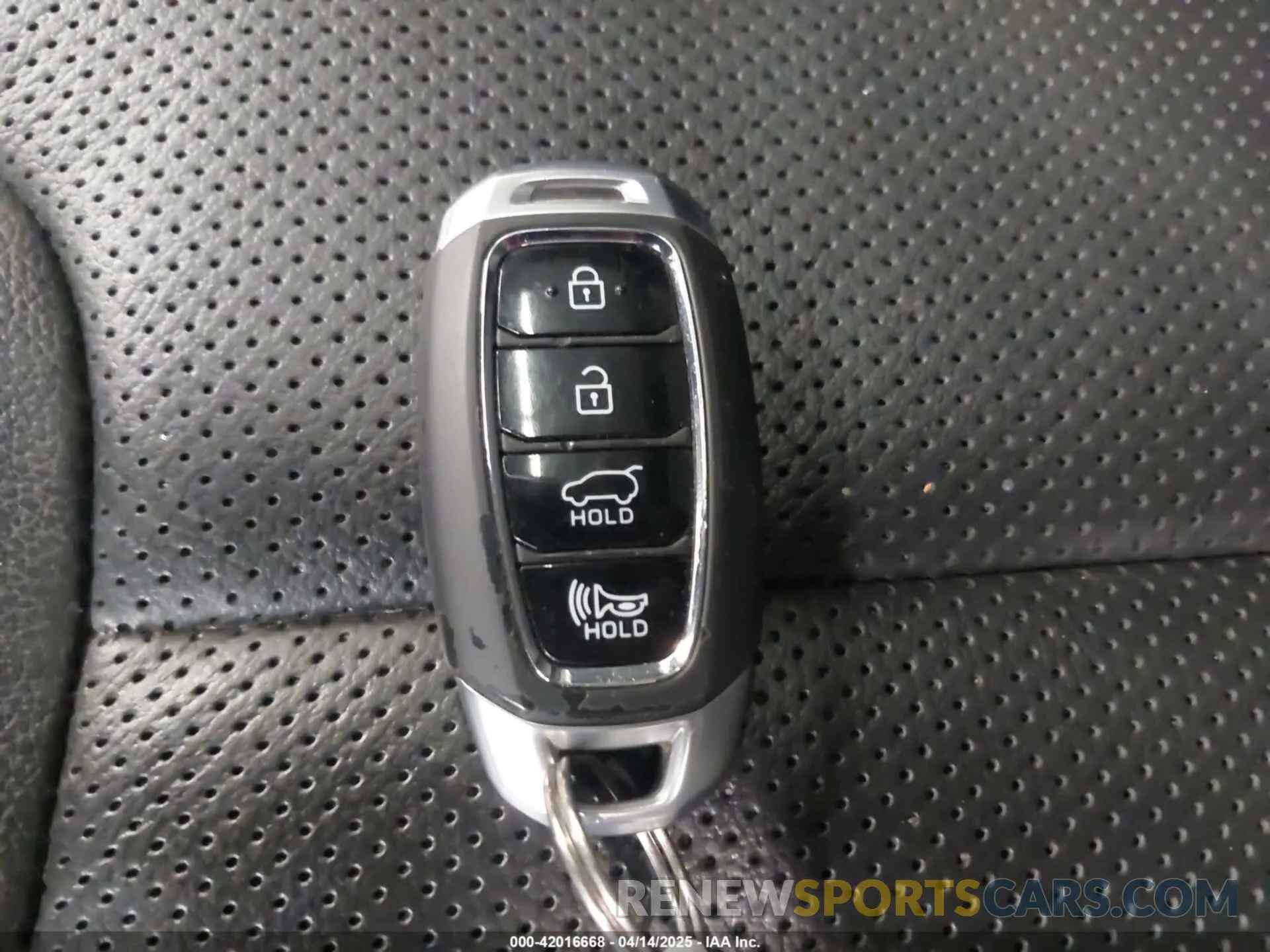 11 Photograph of a damaged car 5NMS5CAA3KH067925 HYUNDAI SANTA FE 2019