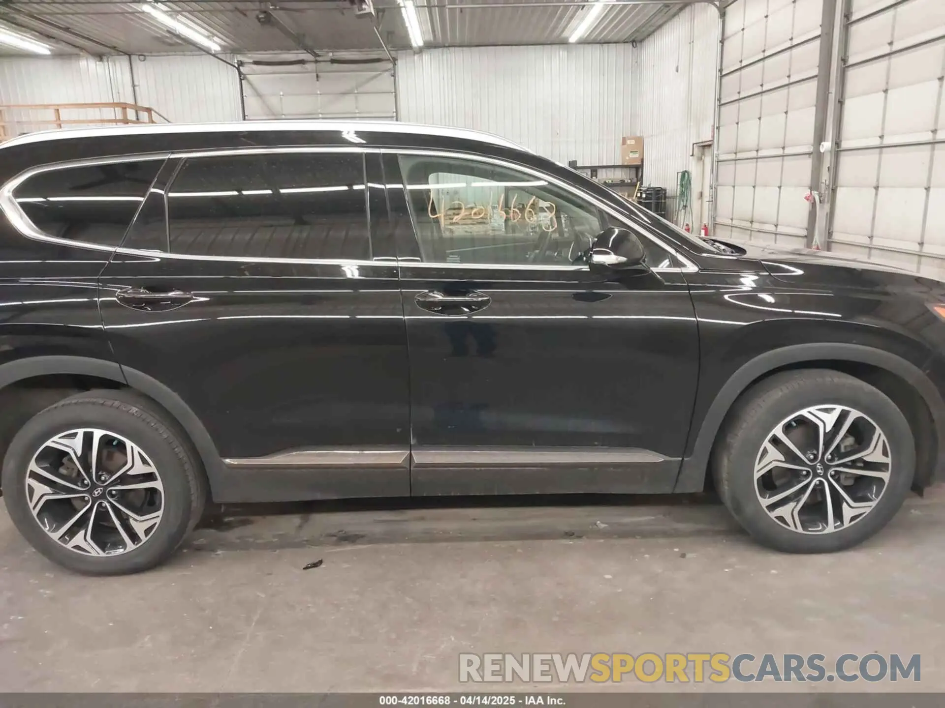 14 Photograph of a damaged car 5NMS5CAA3KH067925 HYUNDAI SANTA FE 2019