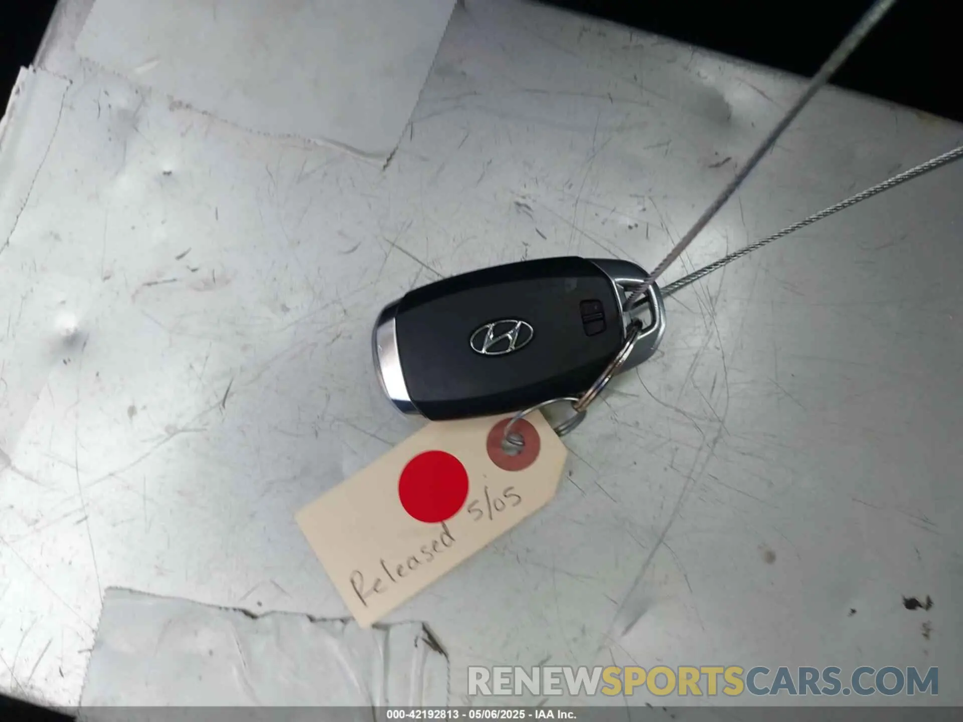 11 Photograph of a damaged car 5NMS5CAA4KH040376 HYUNDAI SANTA FE 2019