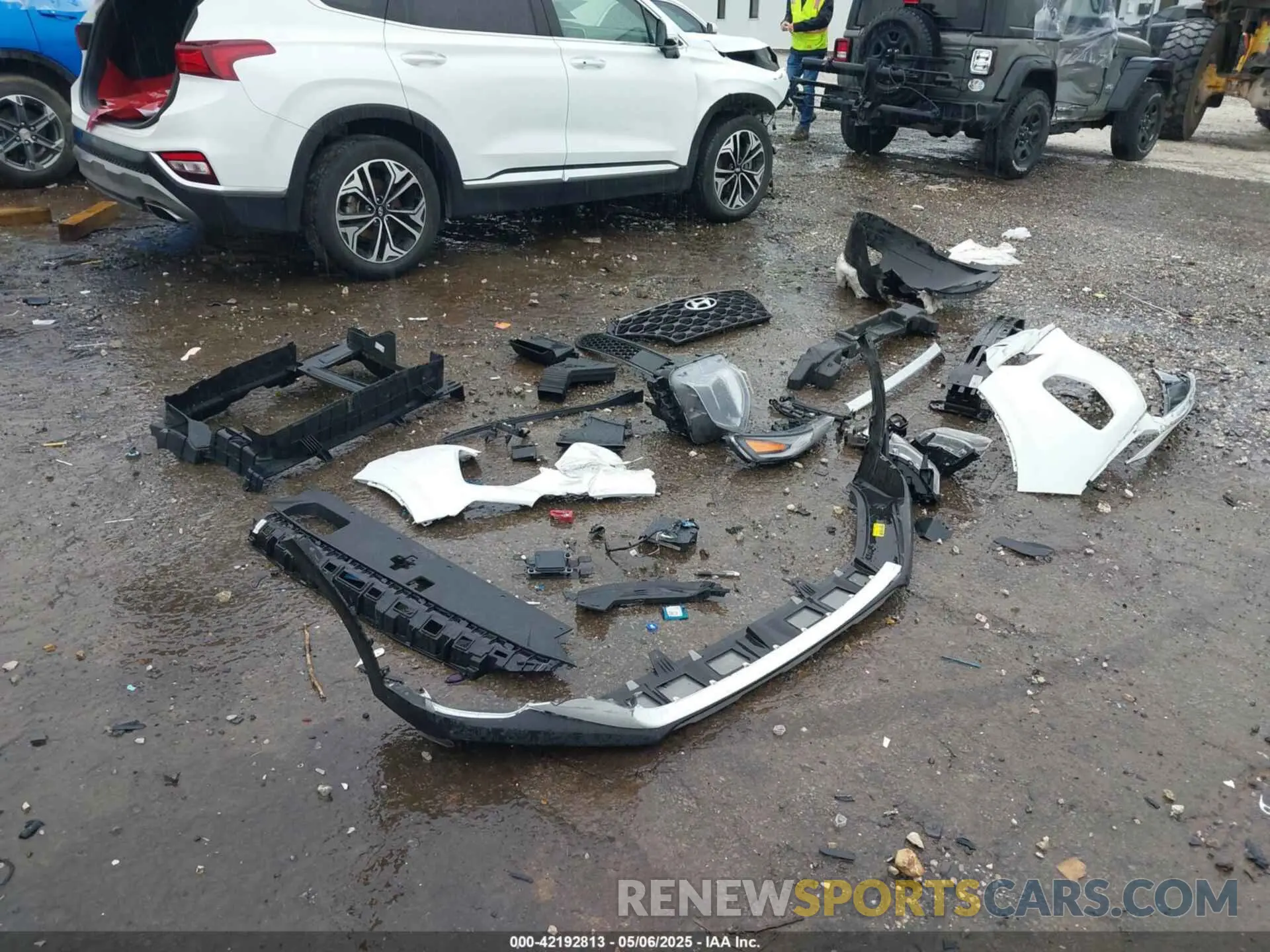 19 Photograph of a damaged car 5NMS5CAA4KH040376 HYUNDAI SANTA FE 2019