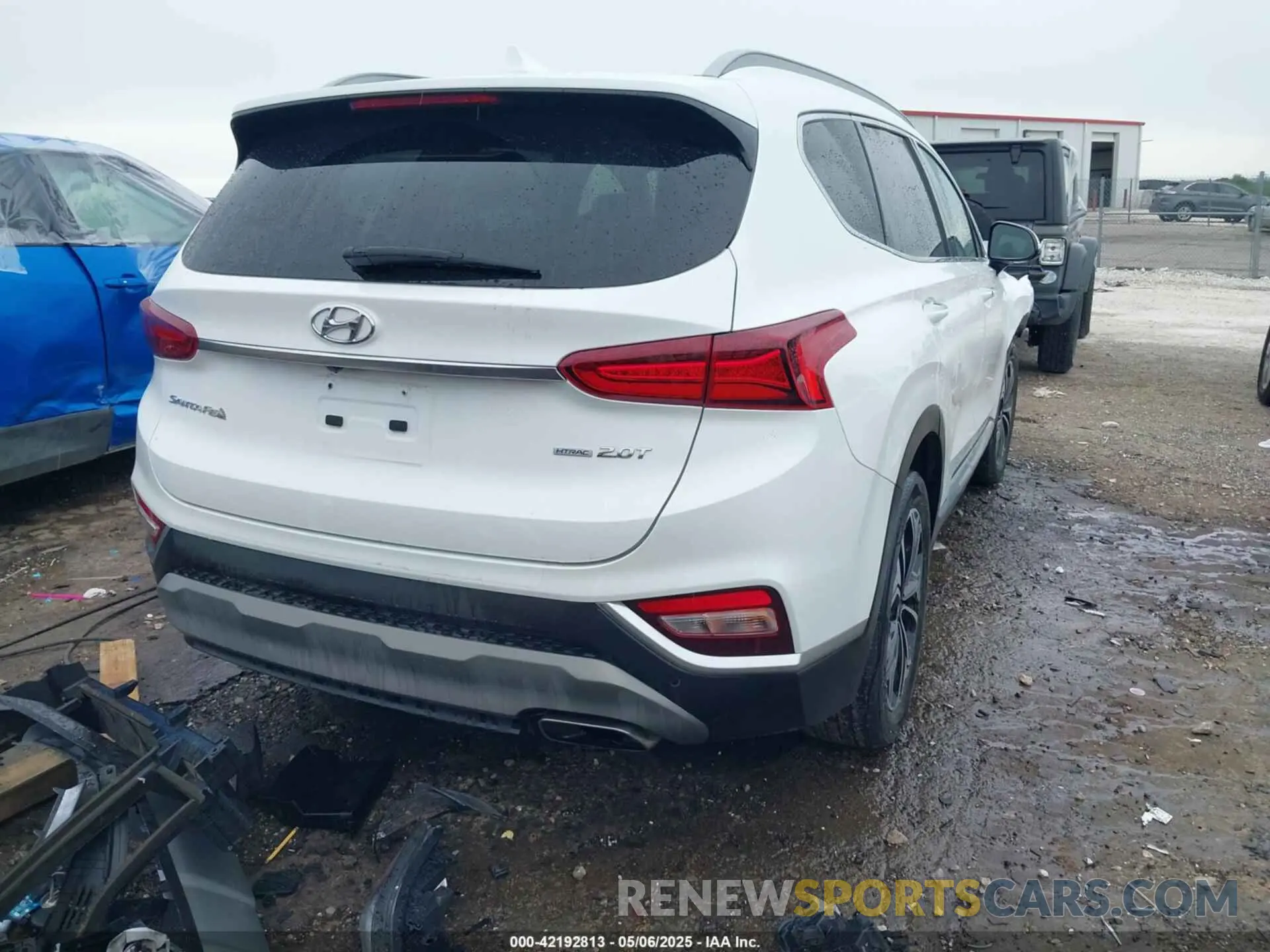 4 Photograph of a damaged car 5NMS5CAA4KH040376 HYUNDAI SANTA FE 2019