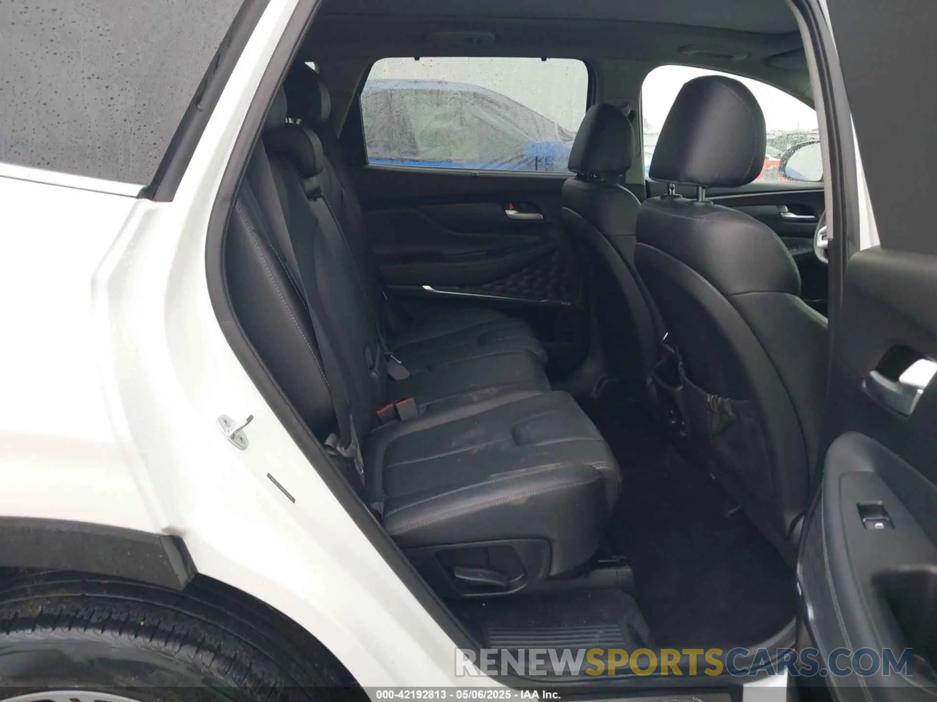 8 Photograph of a damaged car 5NMS5CAA4KH040376 HYUNDAI SANTA FE 2019
