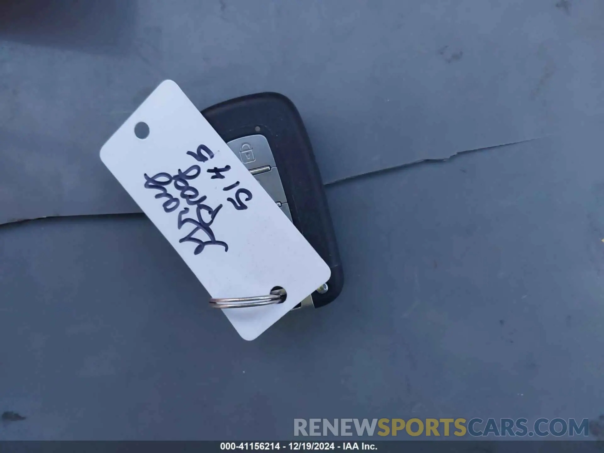 11 Photograph of a damaged car 5NMS5CAA4KH105145 HYUNDAI SANTA FE 2019
