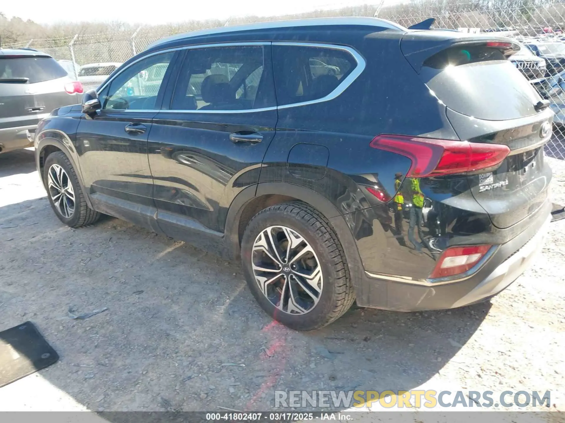 3 Photograph of a damaged car 5NMS5CAA6KH075047 HYUNDAI SANTA FE 2019