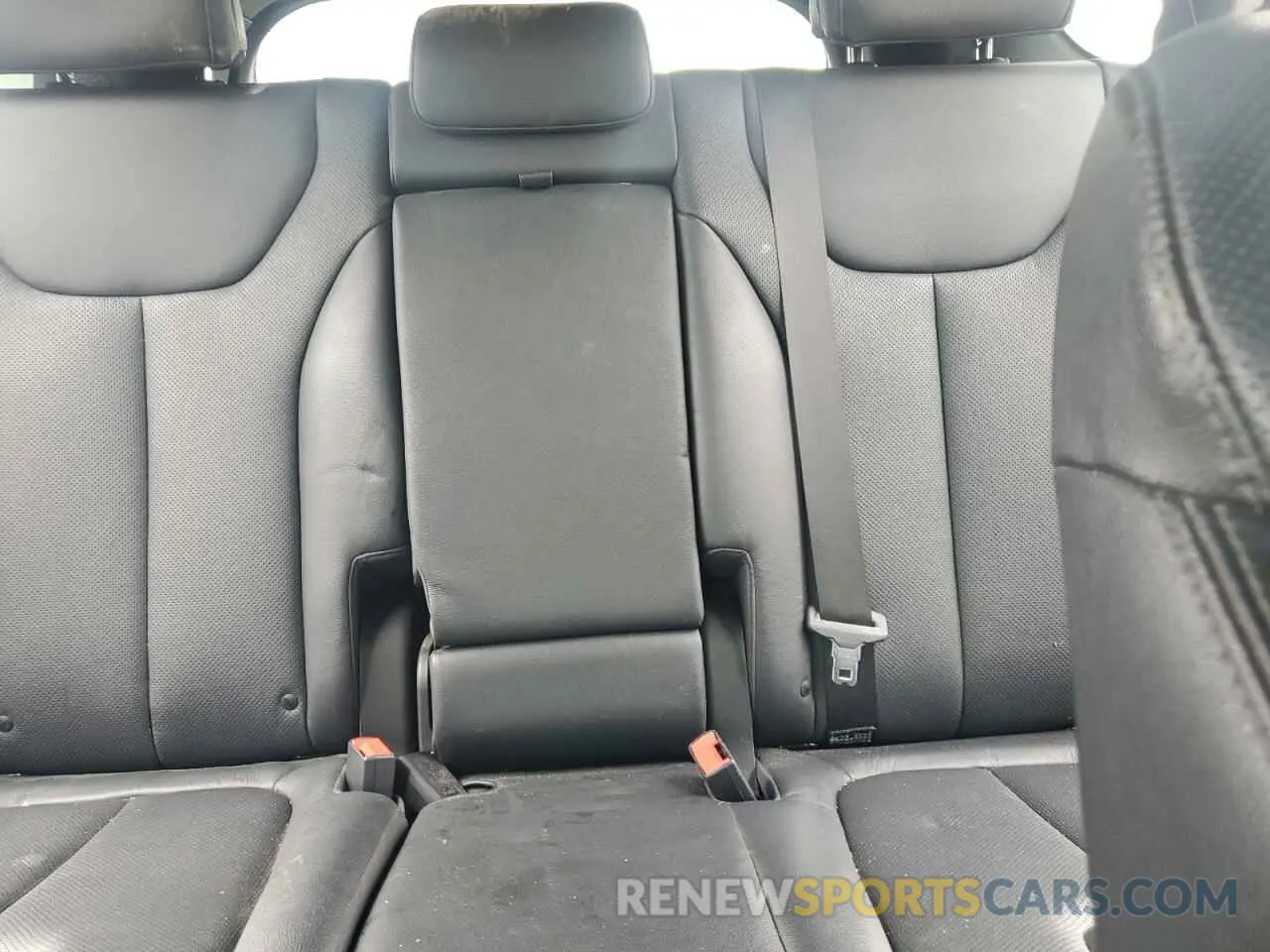 10 Photograph of a damaged car 5NMS5CAA6KH101453 HYUNDAI SANTA FE 2019