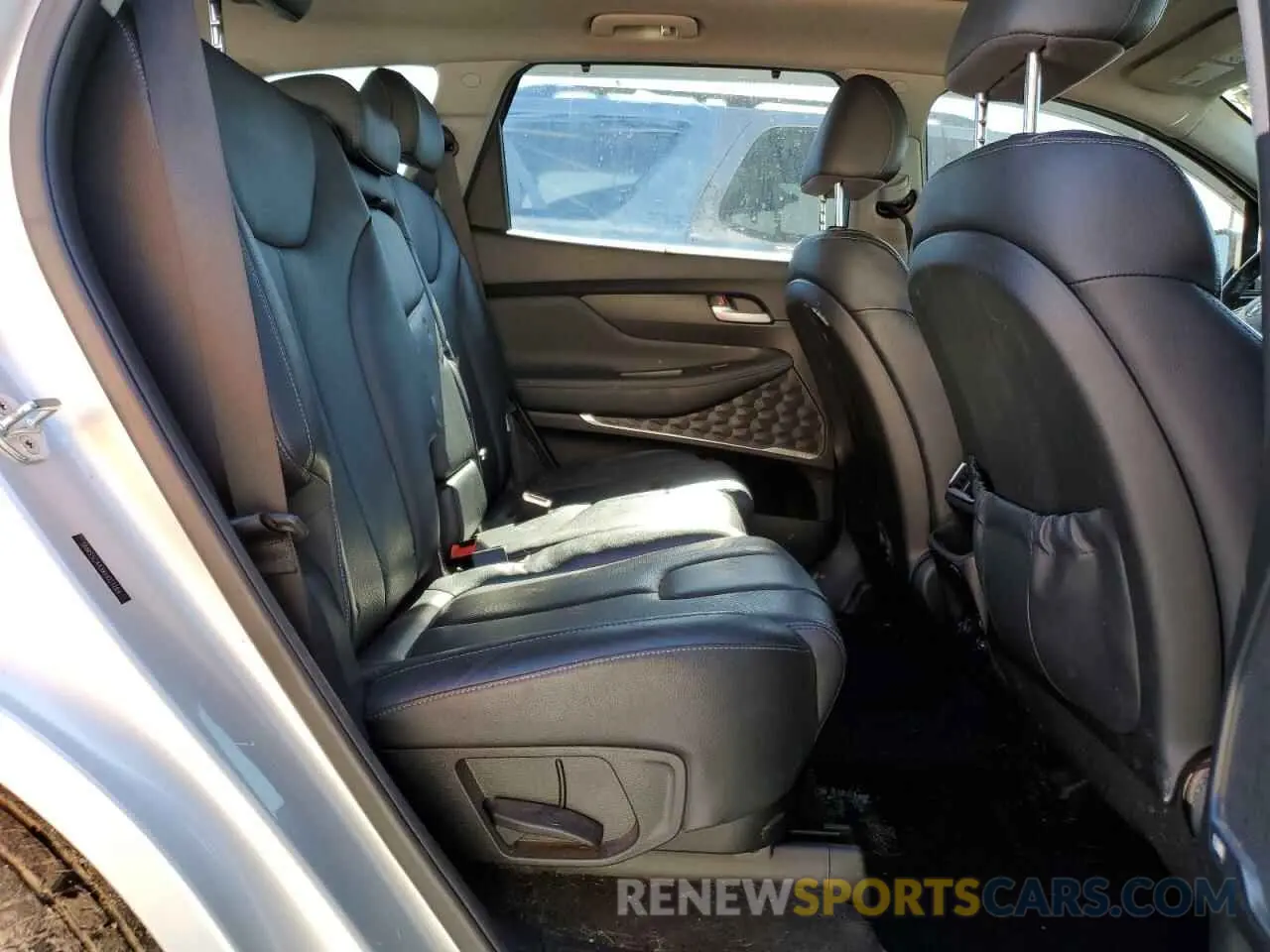 11 Photograph of a damaged car 5NMS5CAAXKH021184 HYUNDAI SANTA FE 2019