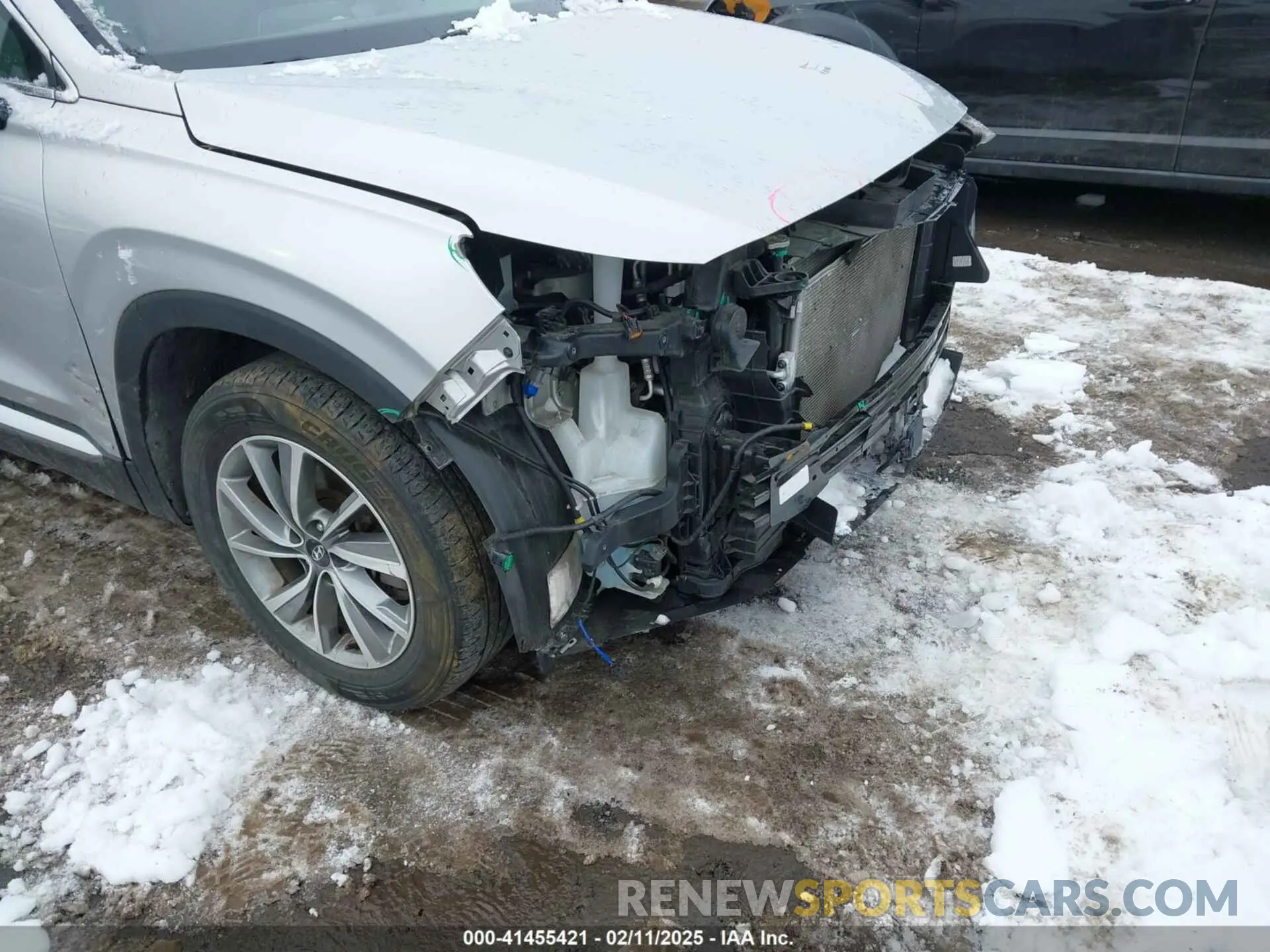 17 Photograph of a damaged car 5NMS5CAD1KH000394 HYUNDAI SANTA FE 2019