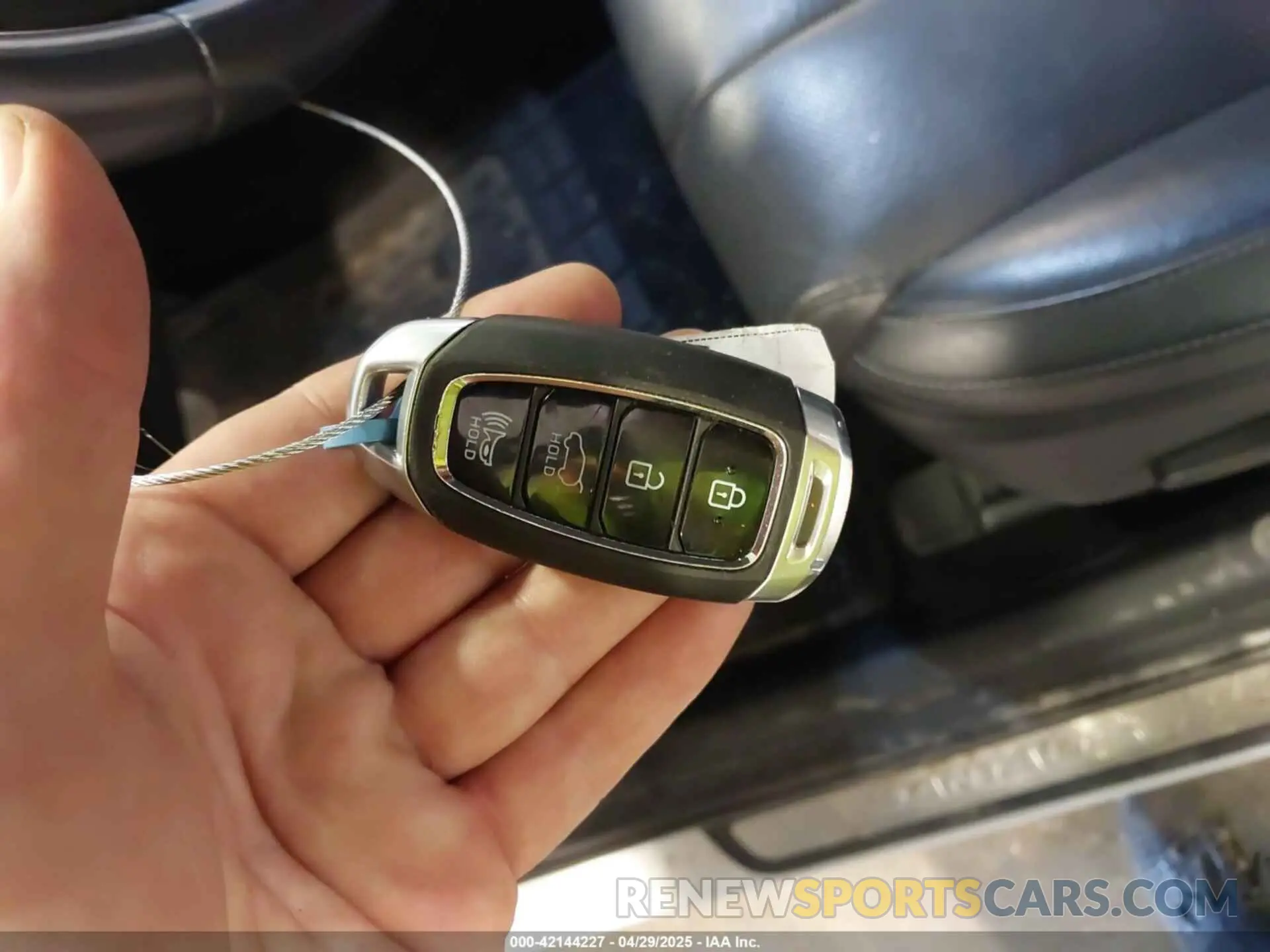 11 Photograph of a damaged car 5NMS5CAD2KH130605 HYUNDAI SANTA FE 2019