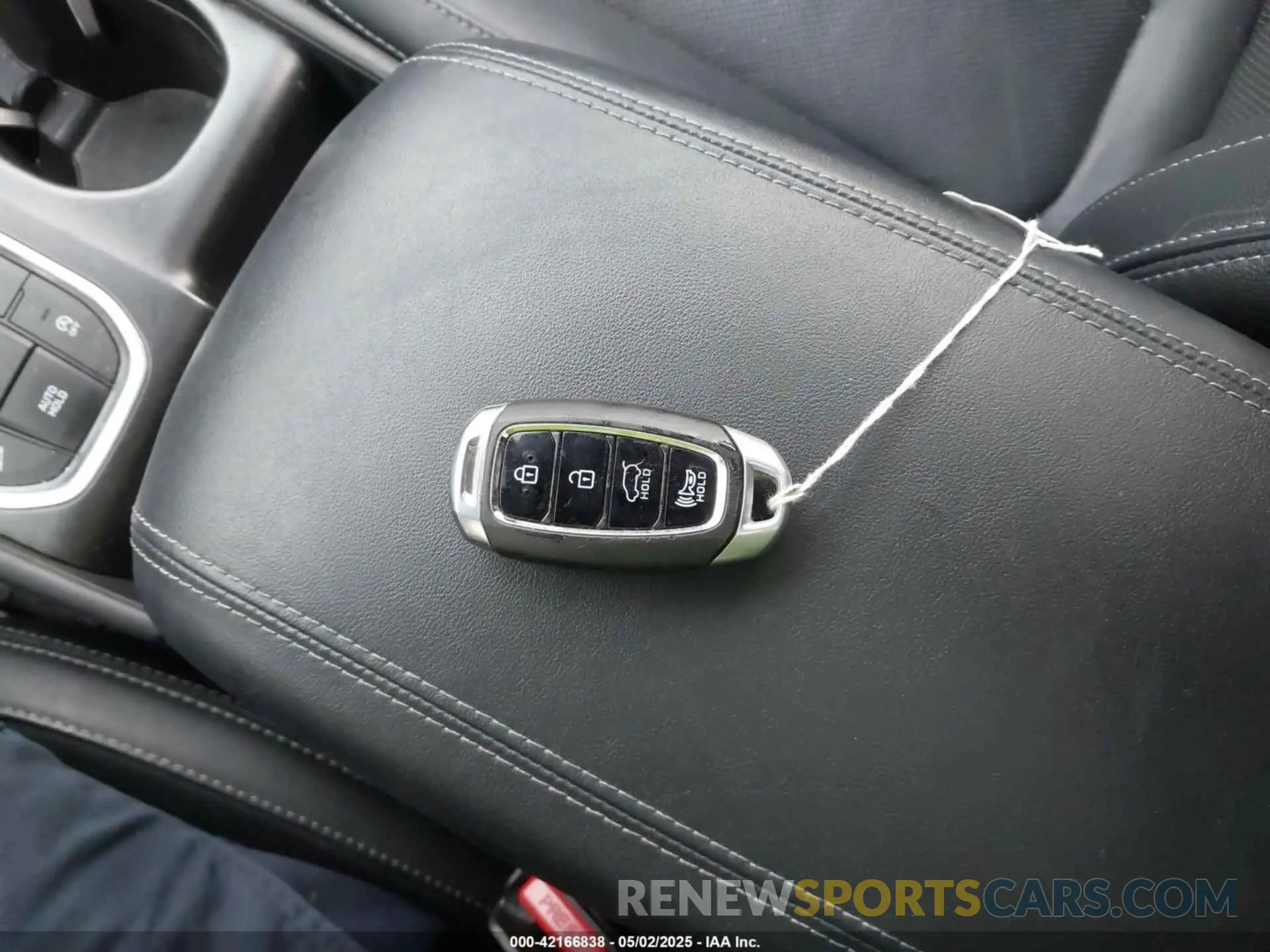 11 Photograph of a damaged car 5NMS5CAD5KH065720 HYUNDAI SANTA FE 2019