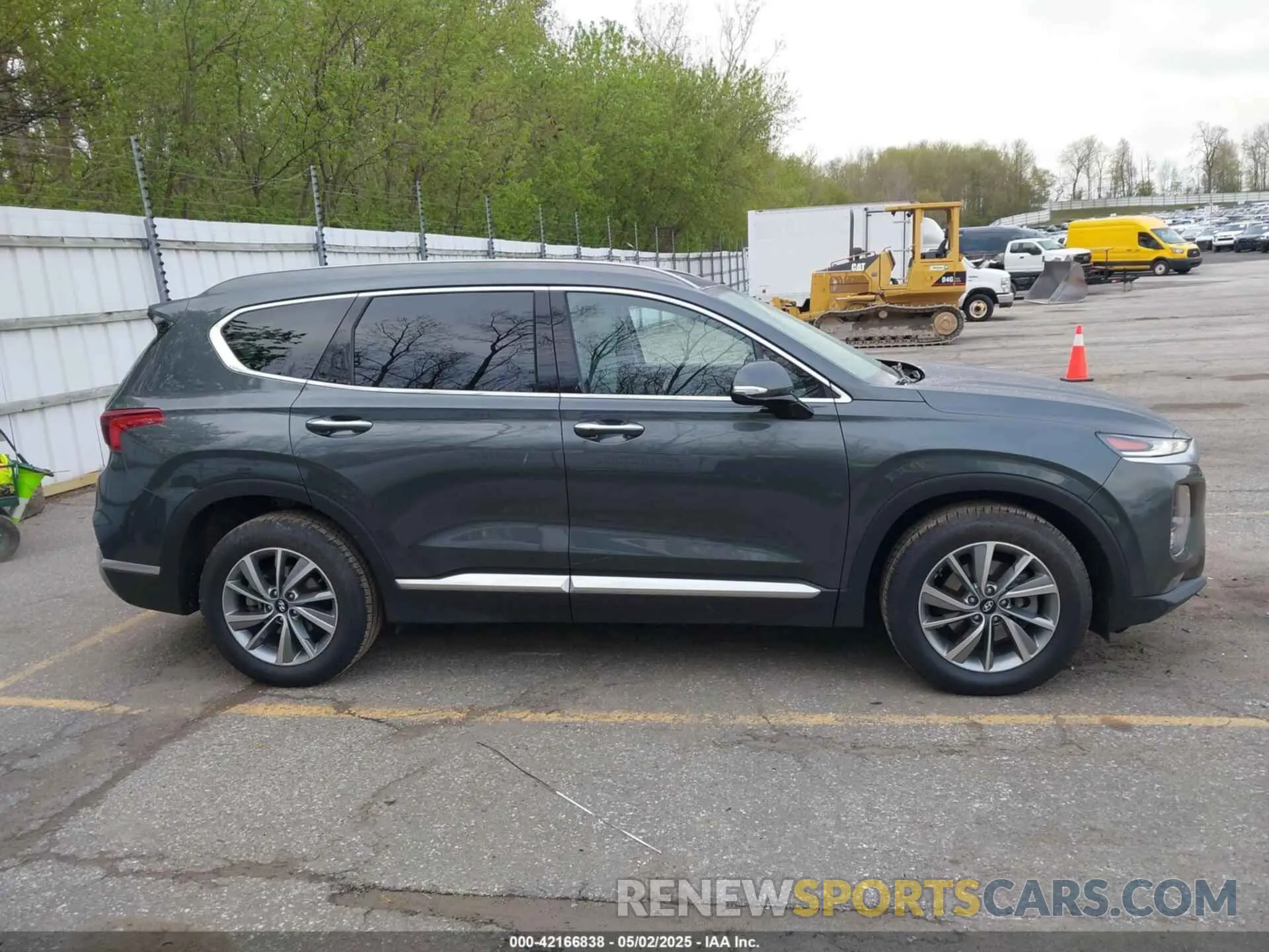 13 Photograph of a damaged car 5NMS5CAD5KH065720 HYUNDAI SANTA FE 2019