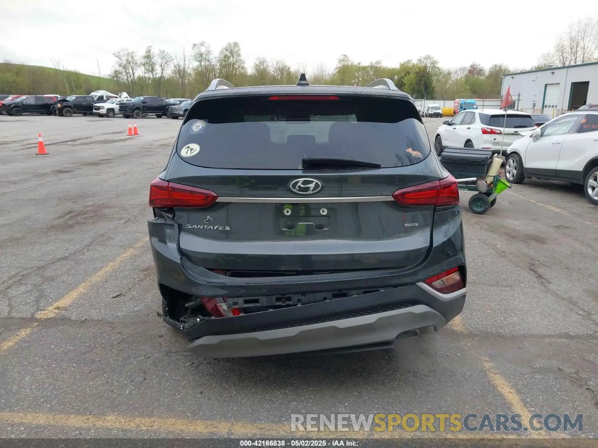 16 Photograph of a damaged car 5NMS5CAD5KH065720 HYUNDAI SANTA FE 2019