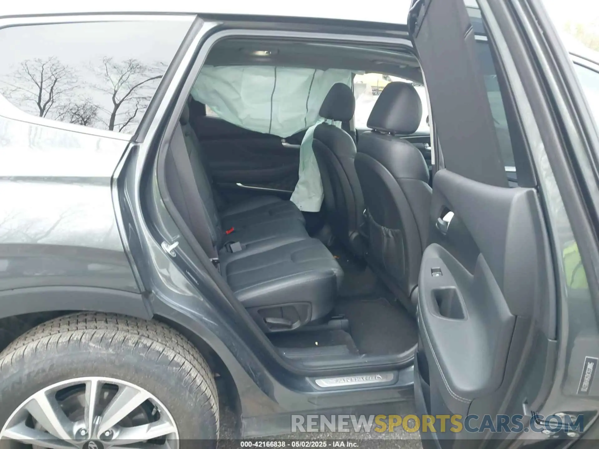 8 Photograph of a damaged car 5NMS5CAD5KH065720 HYUNDAI SANTA FE 2019