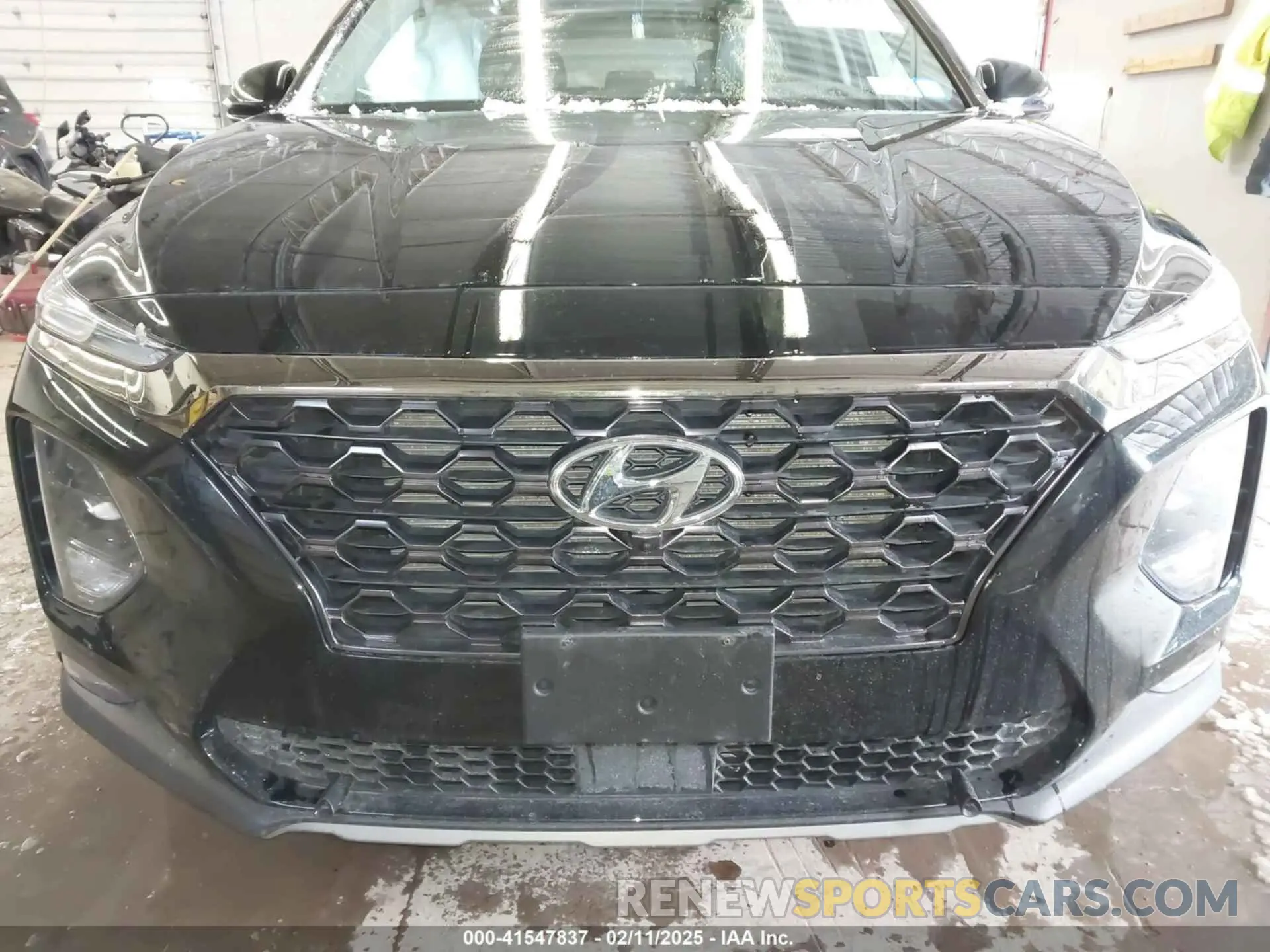 11 Photograph of a damaged car 5NMS5CAD6KH012752 HYUNDAI SANTA FE 2019