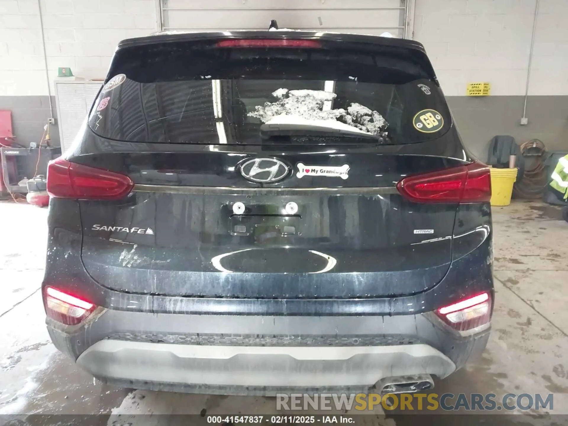 15 Photograph of a damaged car 5NMS5CAD6KH012752 HYUNDAI SANTA FE 2019