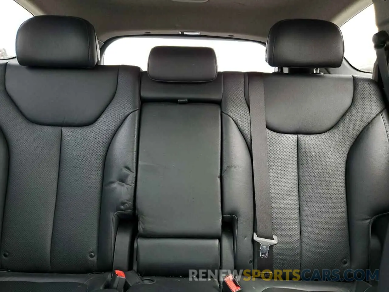 10 Photograph of a damaged car 5NMS5CAD6KH068948 HYUNDAI SANTA FE 2019