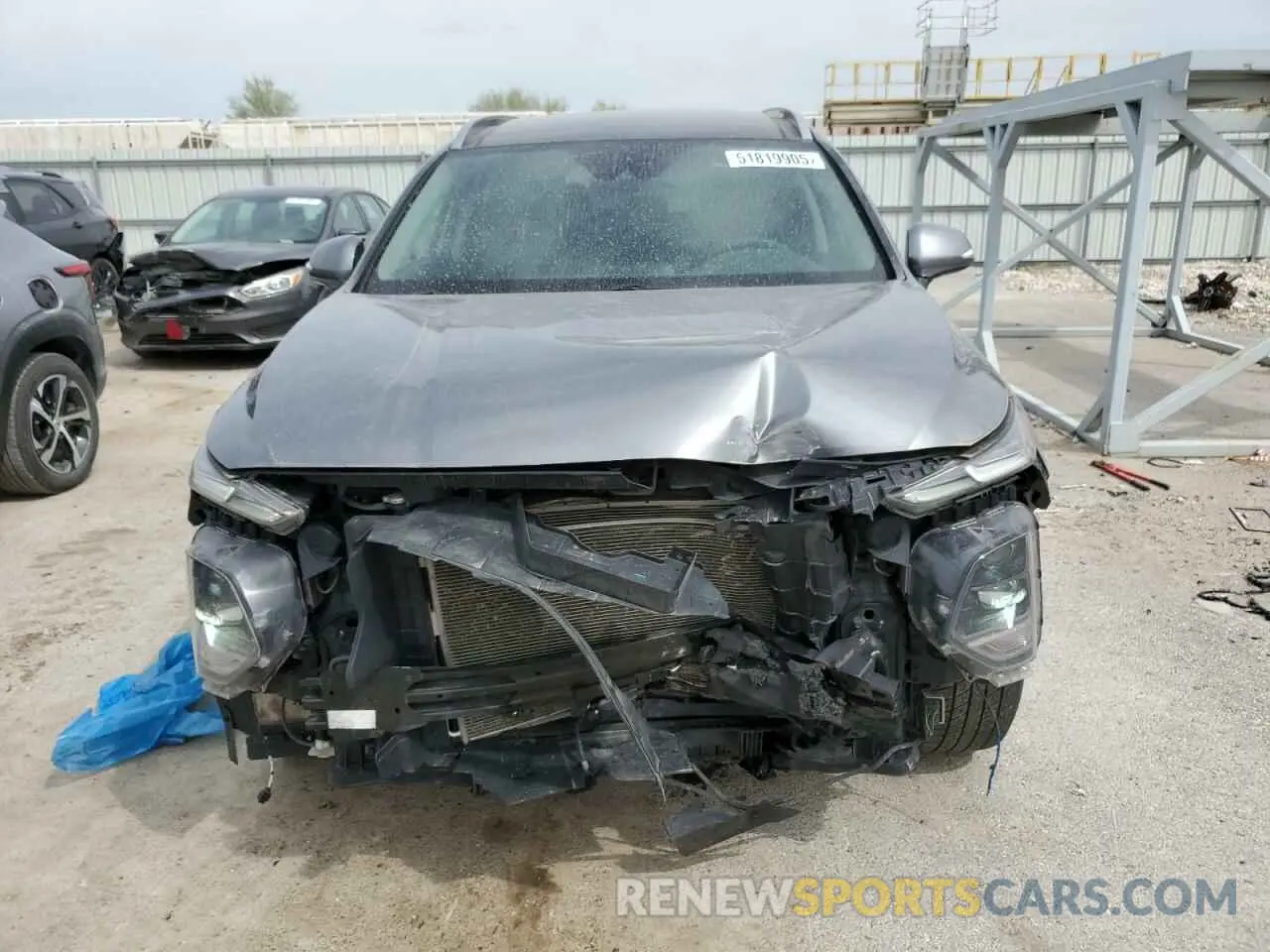 5 Photograph of a damaged car 5NMS5CAD6KH068948 HYUNDAI SANTA FE 2019