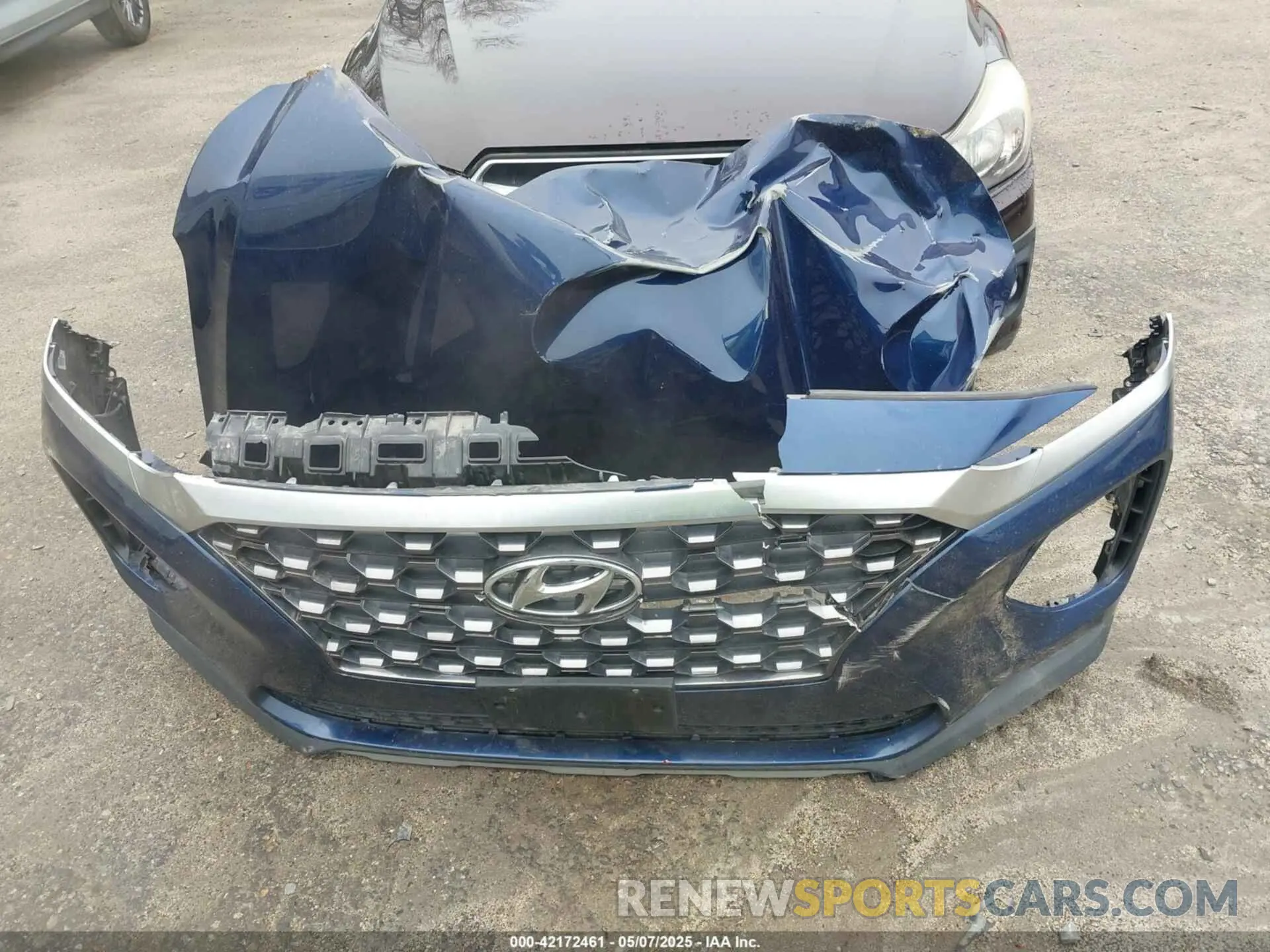 12 Photograph of a damaged car 5NMS5CAD6KH109403 HYUNDAI SANTA FE 2019