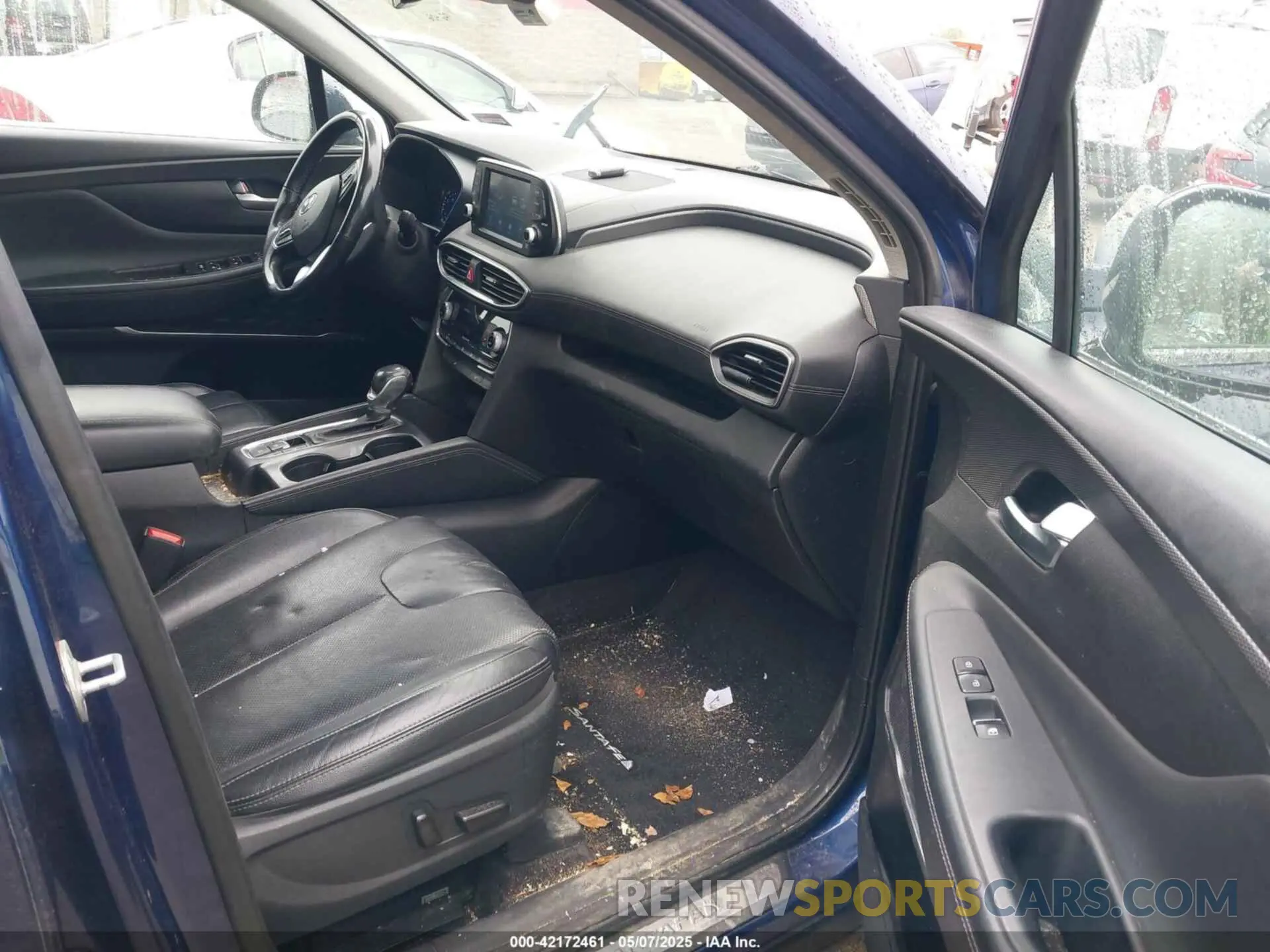 5 Photograph of a damaged car 5NMS5CAD6KH109403 HYUNDAI SANTA FE 2019