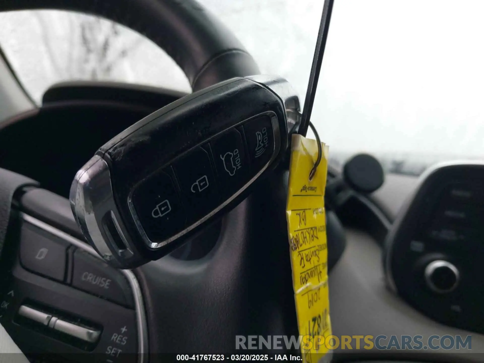 11 Photograph of a damaged car 5NMS5CAD8KH078588 HYUNDAI SANTA FE 2019