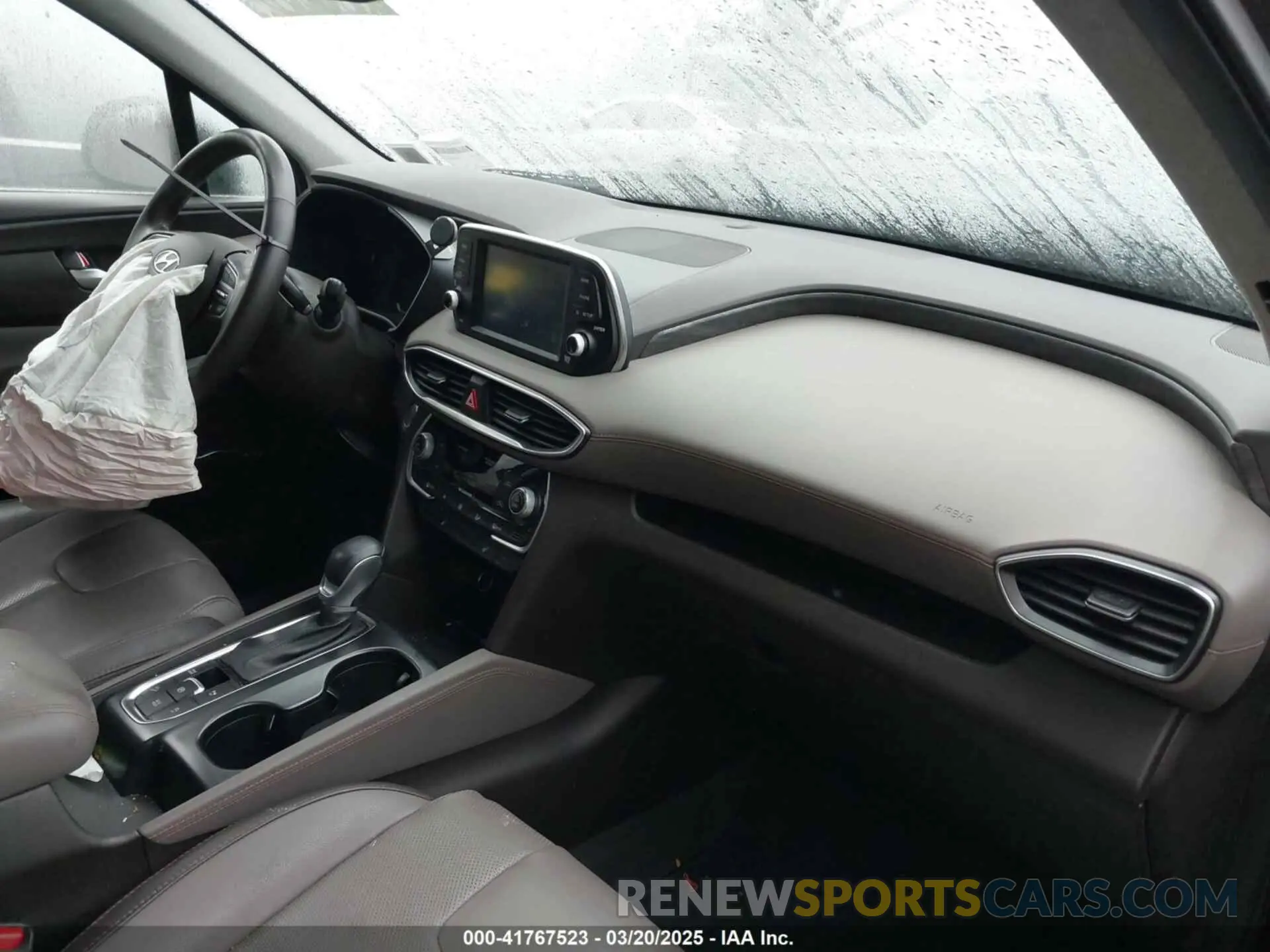 5 Photograph of a damaged car 5NMS5CAD8KH078588 HYUNDAI SANTA FE 2019