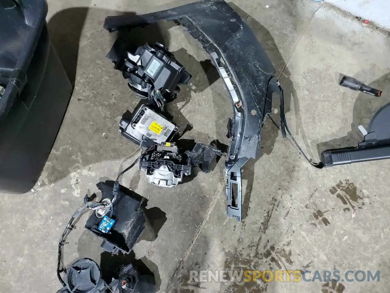 15 Photograph of a damaged car 5NMS5CAD8KH086528 HYUNDAI SANTA FE 2019