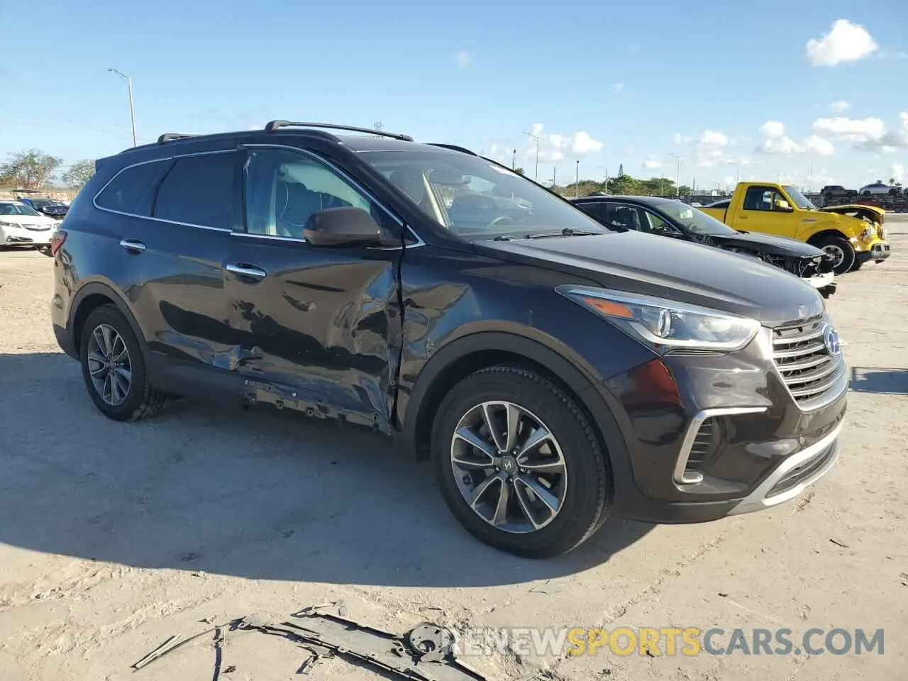 4 Photograph of a damaged car KM8SM4HF0KU302683 HYUNDAI SANTA FE 2019