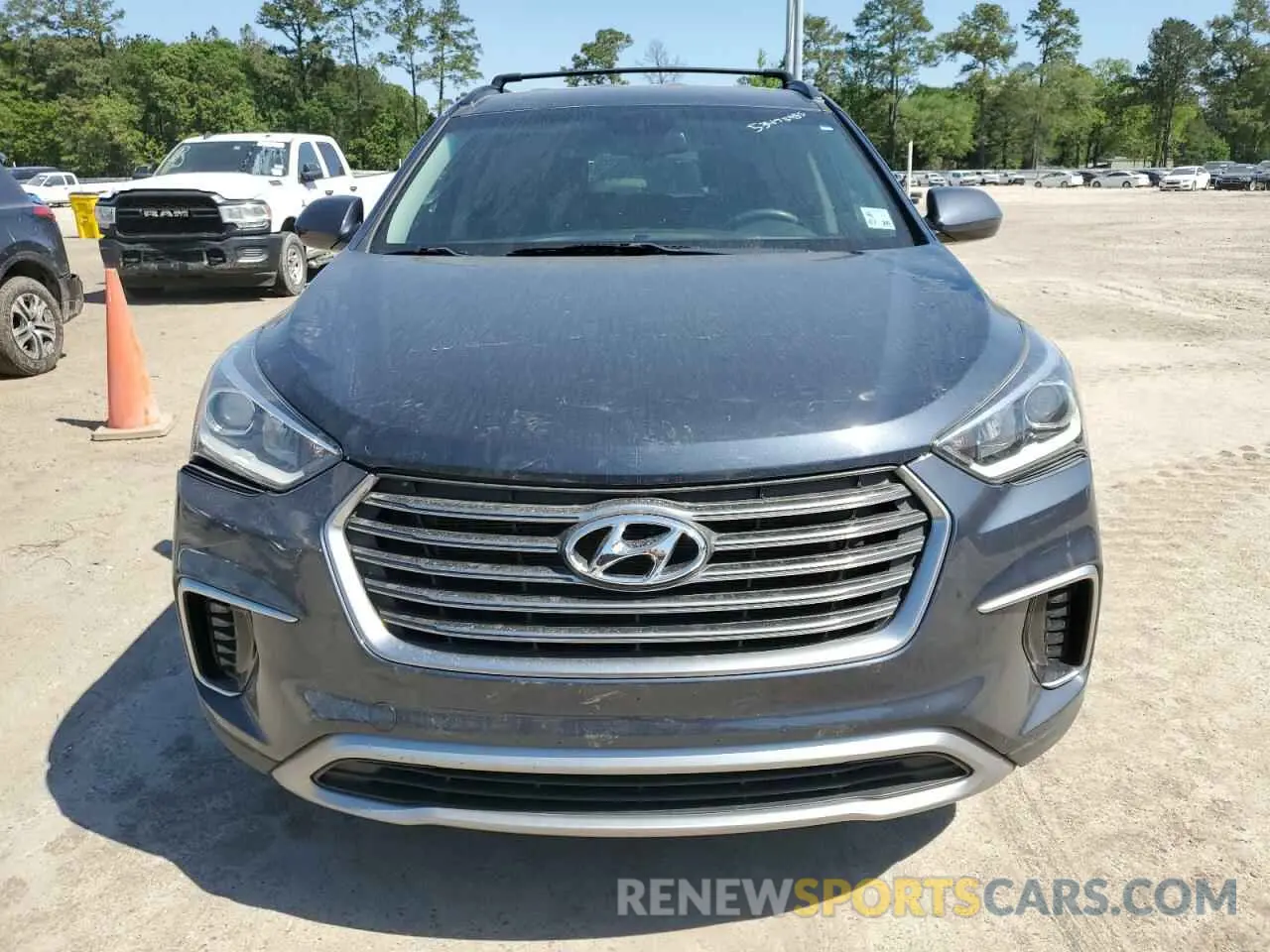 5 Photograph of a damaged car KM8SM4HF6KU300162 HYUNDAI SANTA FE 2019