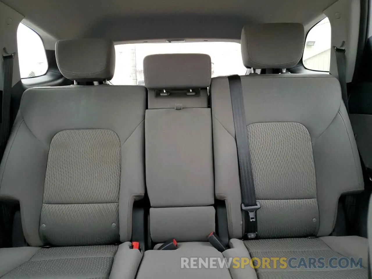 10 Photograph of a damaged car KM8SMDHF0KU304627 HYUNDAI SANTA FE 2019