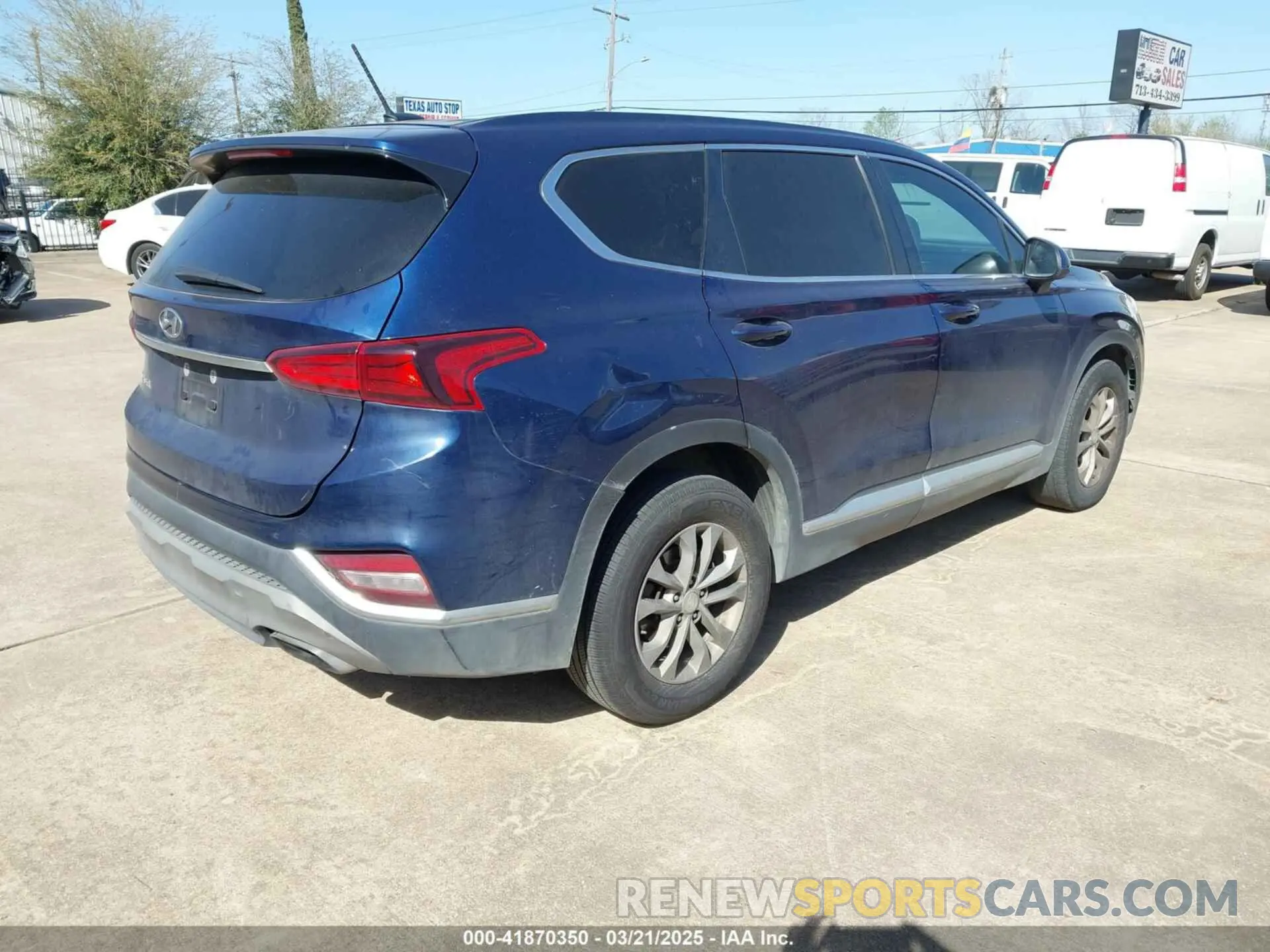 4 Photograph of a damaged car 5NMS23AD0LH141404 HYUNDAI SANTA FE 2020