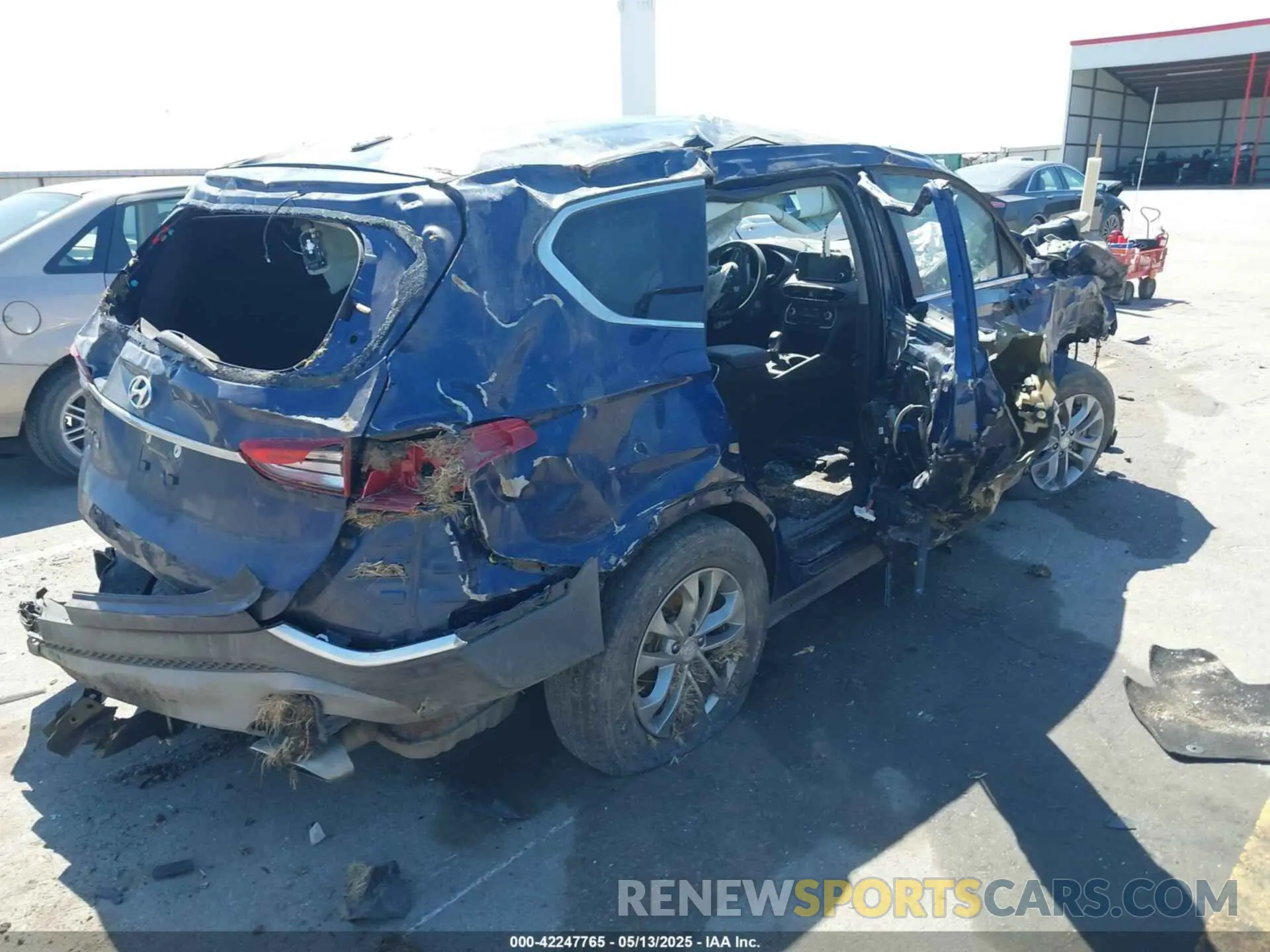 4 Photograph of a damaged car 5NMS23AD0LH165119 HYUNDAI SANTA FE 2020