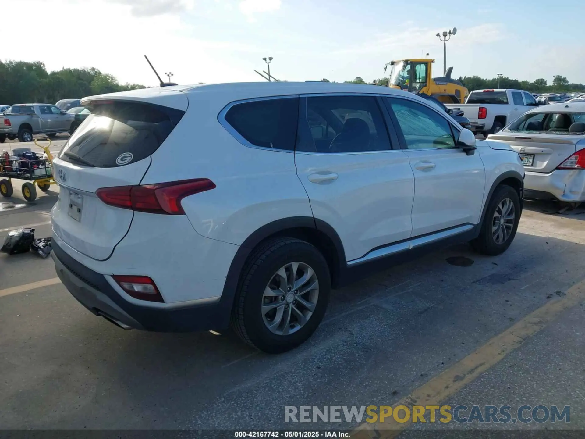 4 Photograph of a damaged car 5NMS23AD0LH221947 HYUNDAI SANTA FE 2020