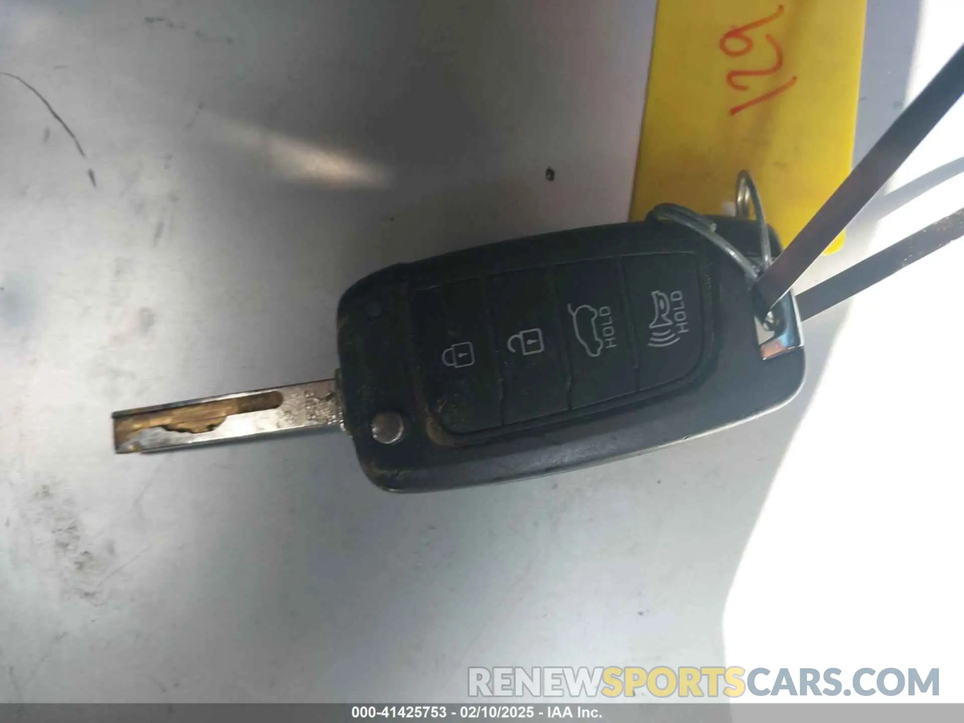 11 Photograph of a damaged car 5NMS23AD1LH137619 HYUNDAI SANTA FE 2020