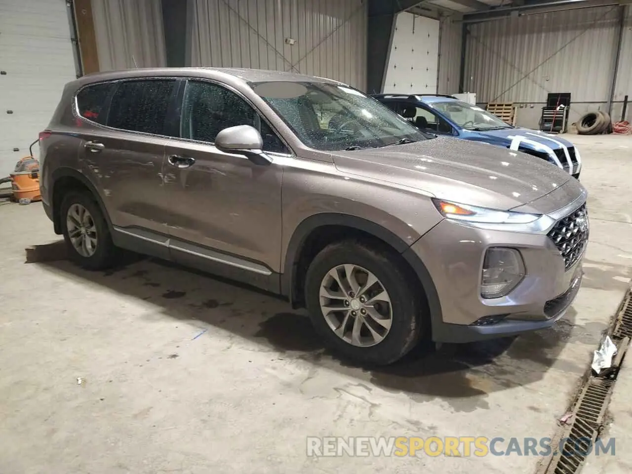 4 Photograph of a damaged car 5NMS23AD1LH182379 HYUNDAI SANTA FE 2020