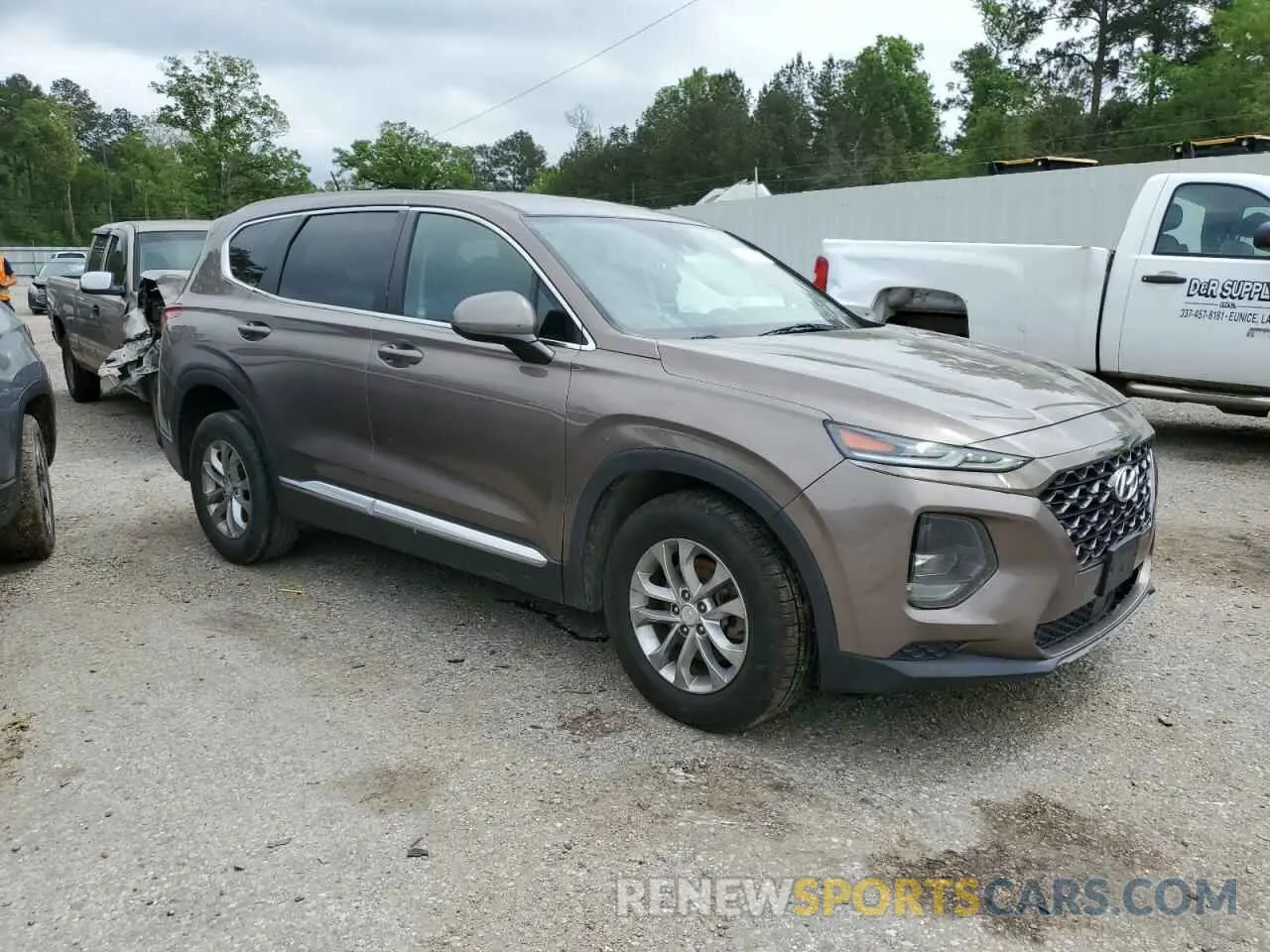 4 Photograph of a damaged car 5NMS23AD2LH218385 HYUNDAI SANTA FE 2020