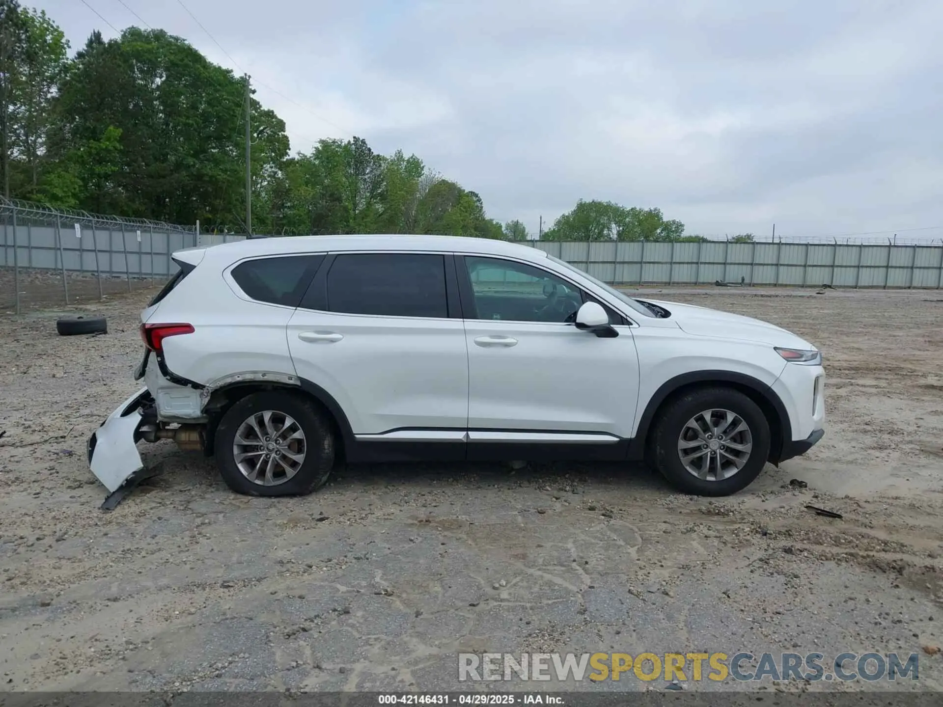 13 Photograph of a damaged car 5NMS23AD3LH139100 HYUNDAI SANTA FE 2020