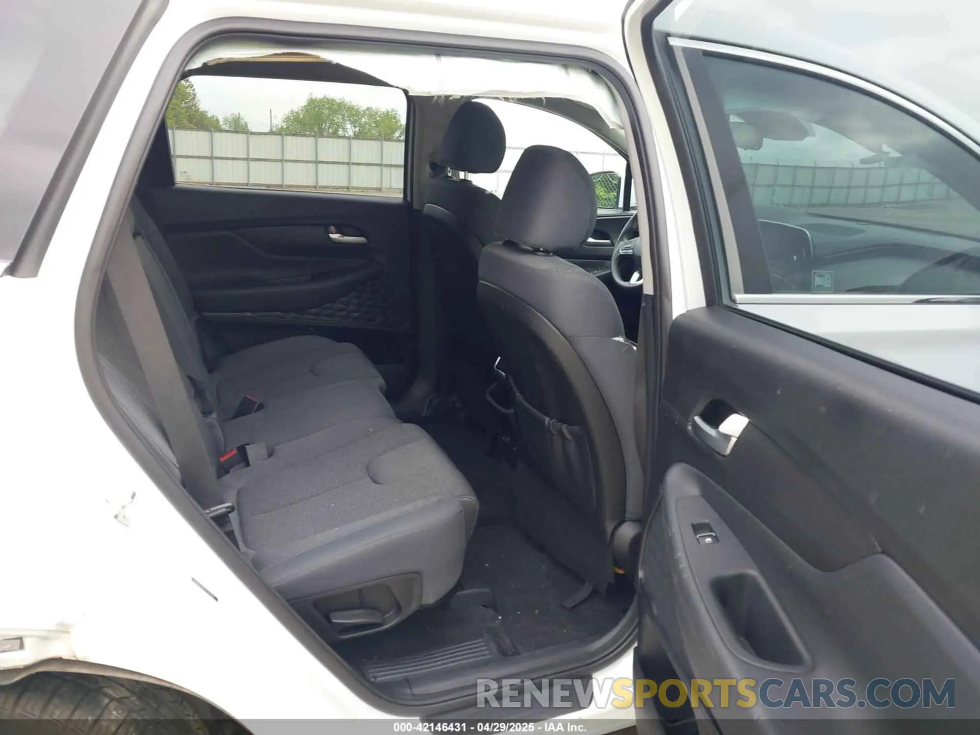 8 Photograph of a damaged car 5NMS23AD3LH139100 HYUNDAI SANTA FE 2020
