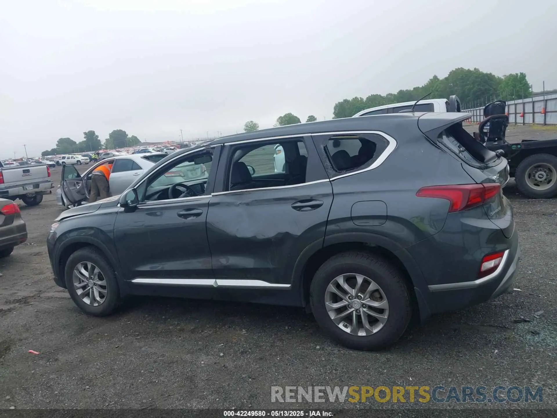 14 Photograph of a damaged car 5NMS23AD3LH261343 HYUNDAI SANTA FE 2020