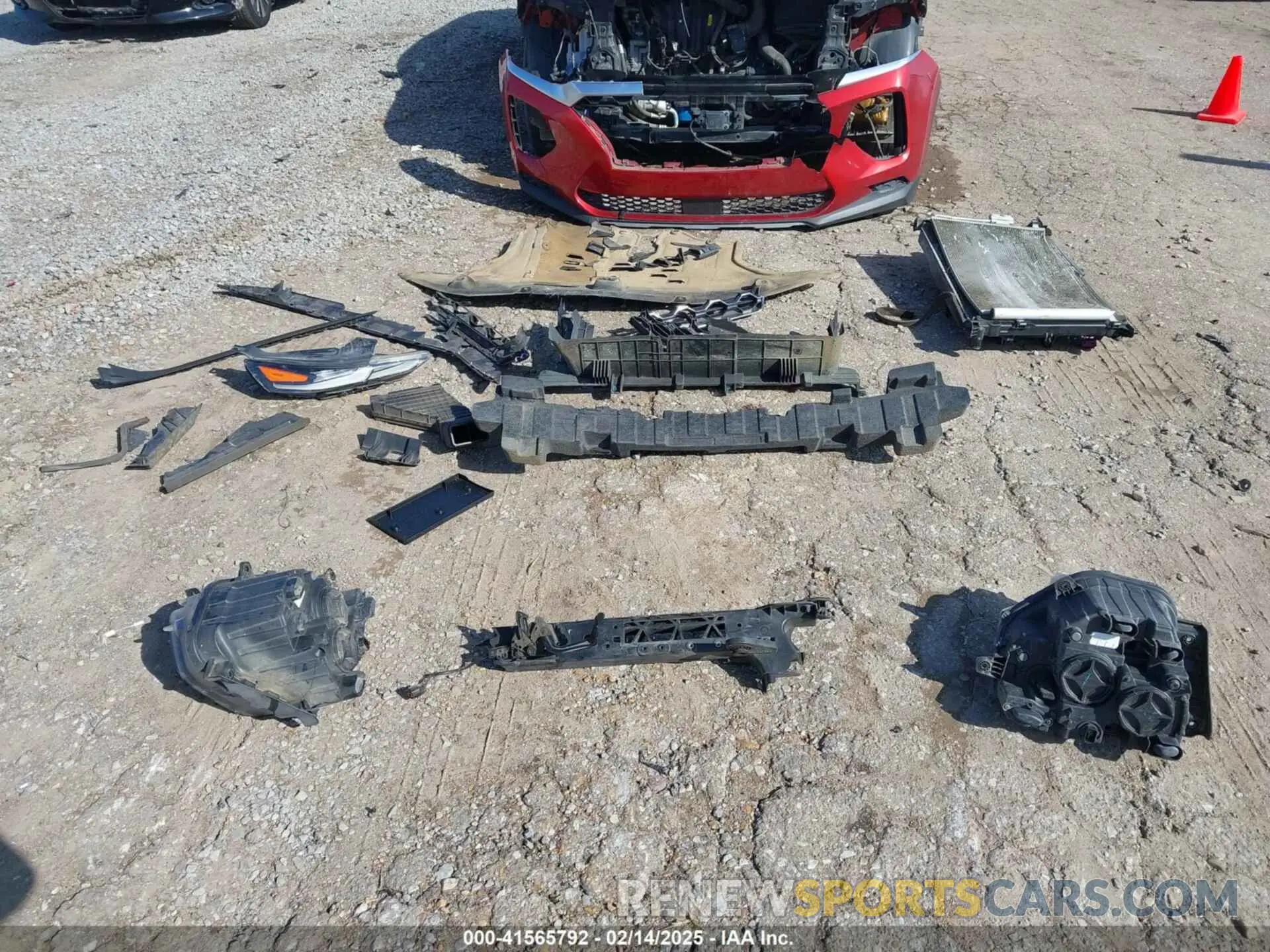 12 Photograph of a damaged car 5NMS23AD4LH229257 HYUNDAI SANTA FE 2020