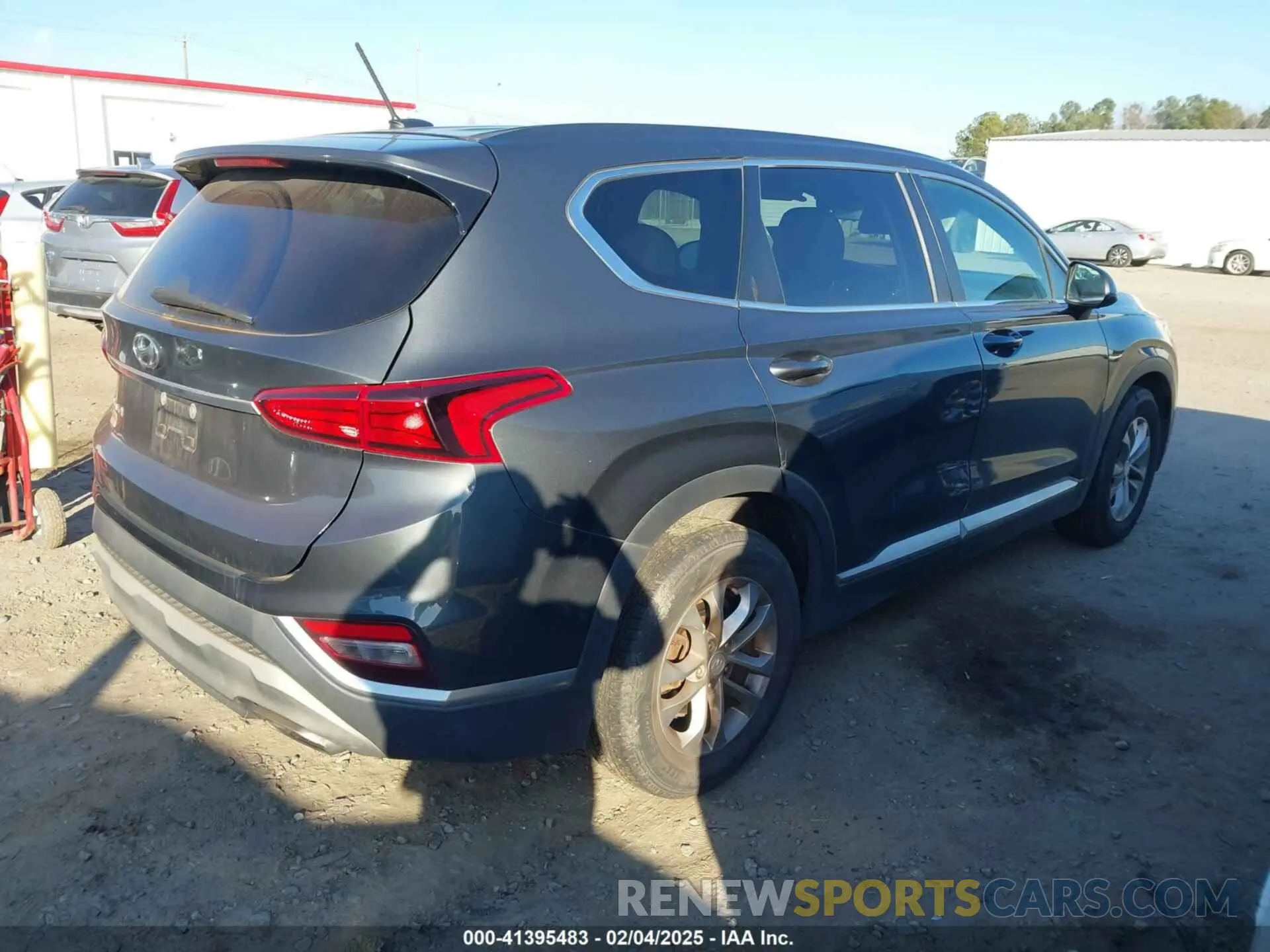 4 Photograph of a damaged car 5NMS23AD5LH180568 HYUNDAI SANTA FE 2020