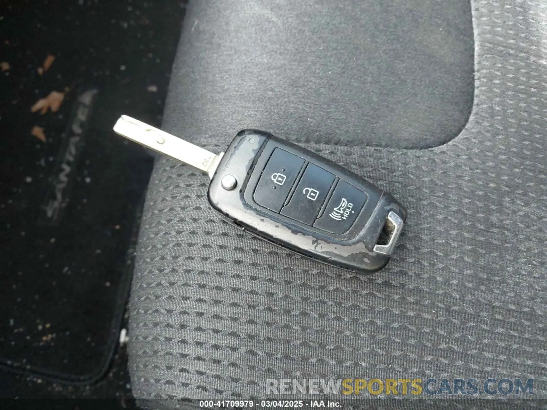11 Photograph of a damaged car 5NMS23AD5LH216758 HYUNDAI SANTA FE 2020