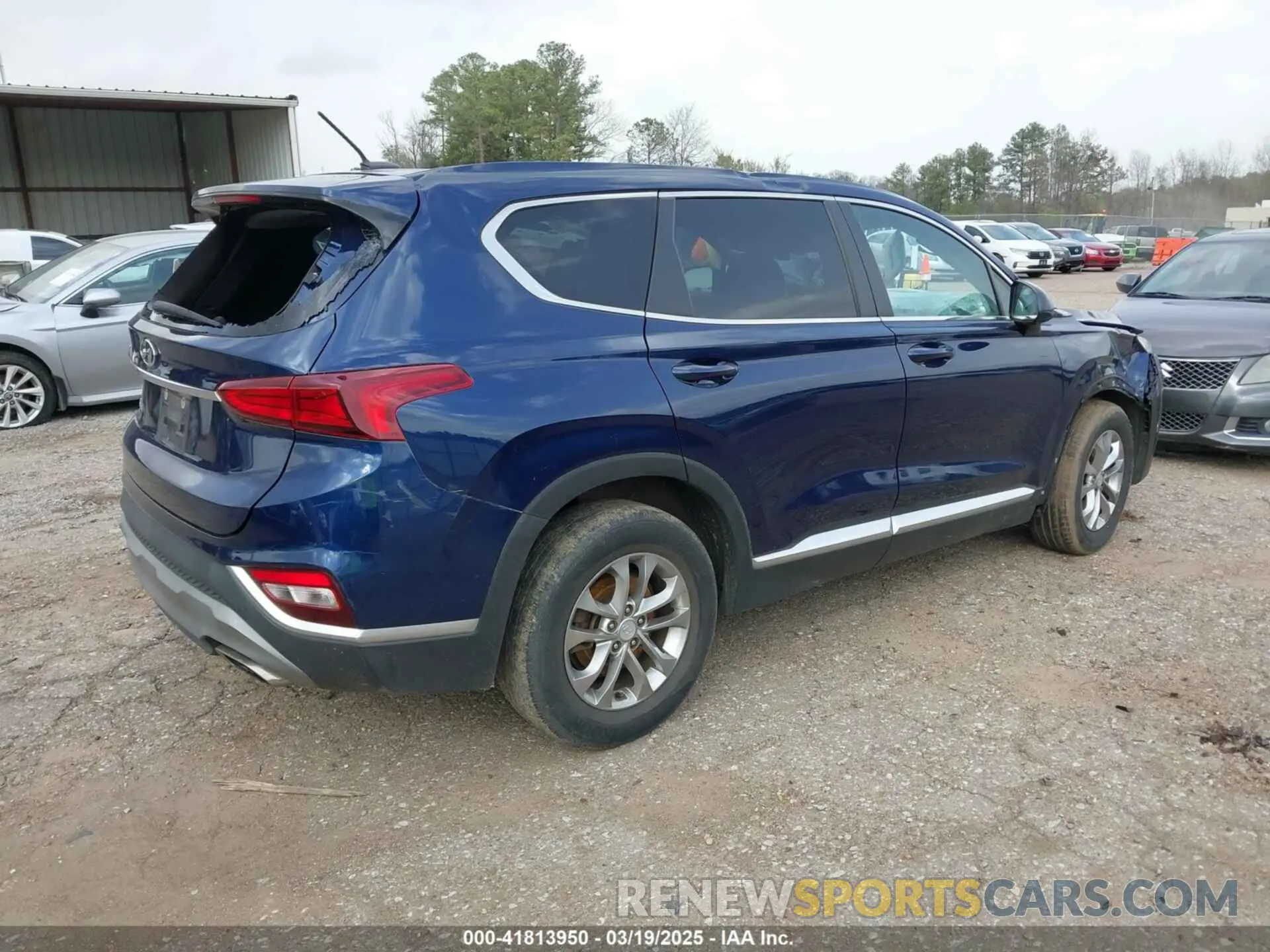 4 Photograph of a damaged car 5NMS23AD6LH174584 HYUNDAI SANTA FE 2020