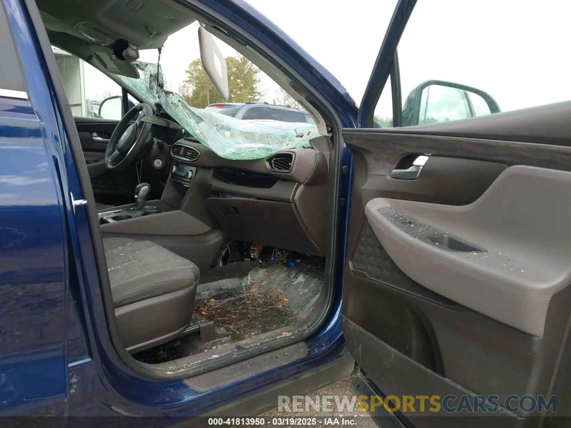 5 Photograph of a damaged car 5NMS23AD6LH174584 HYUNDAI SANTA FE 2020