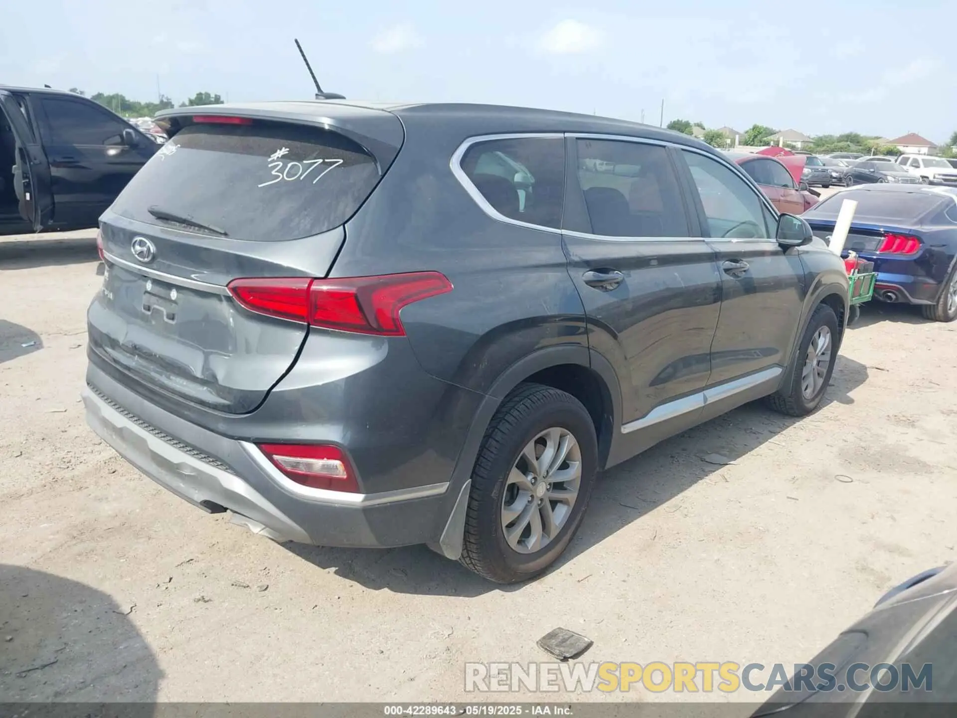4 Photograph of a damaged car 5NMS23AD7LH263077 HYUNDAI SANTA FE 2020