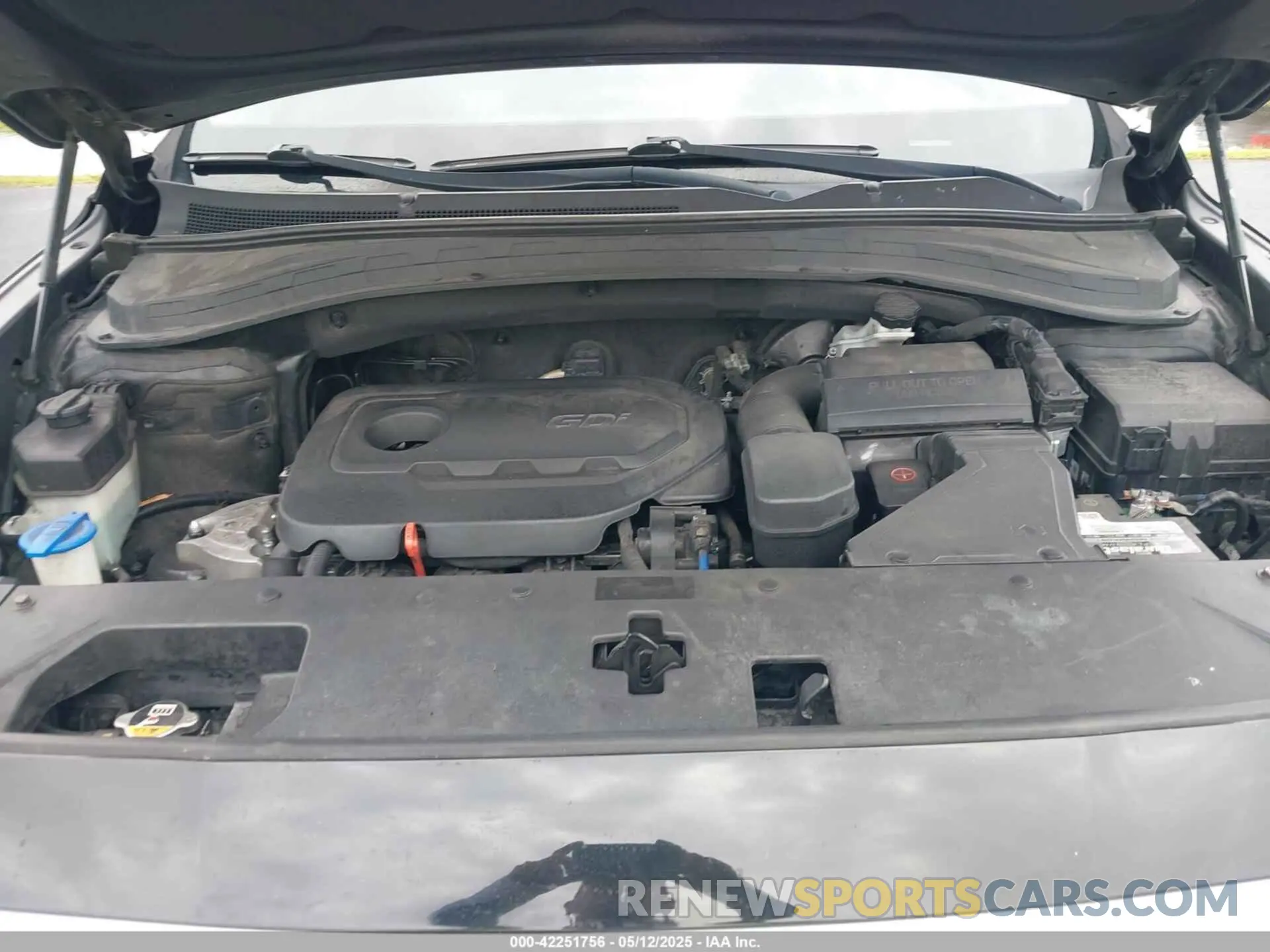 10 Photograph of a damaged car 5NMS23AD8LH142316 HYUNDAI SANTA FE 2020