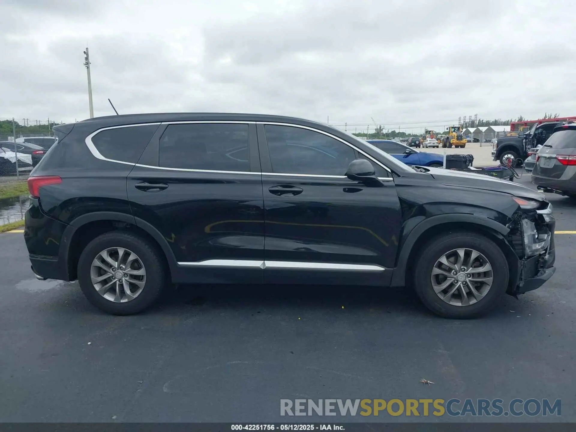 14 Photograph of a damaged car 5NMS23AD8LH142316 HYUNDAI SANTA FE 2020